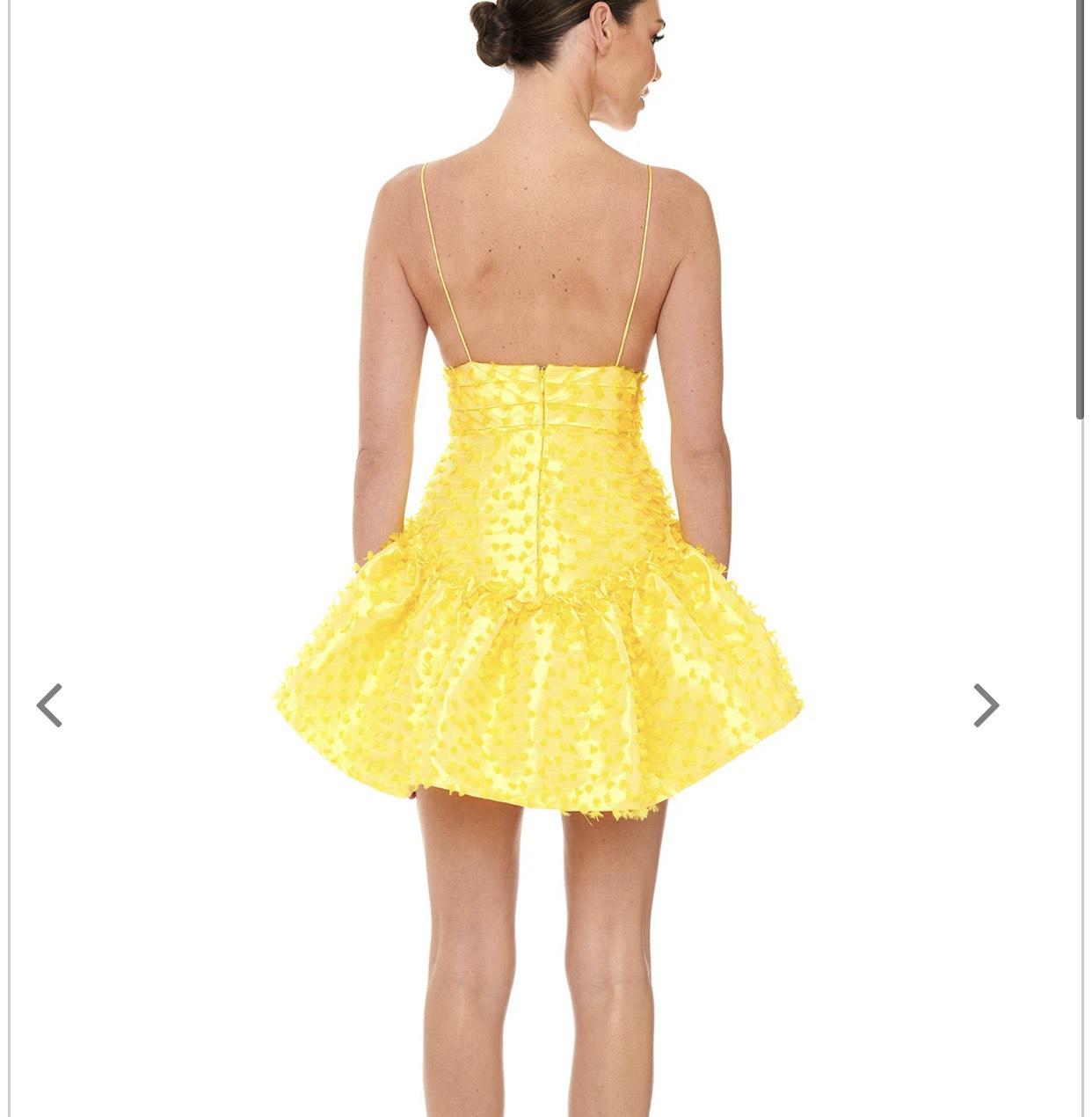 Size 0 Homecoming Plunge Satin Yellow Cocktail Dress on Queenly