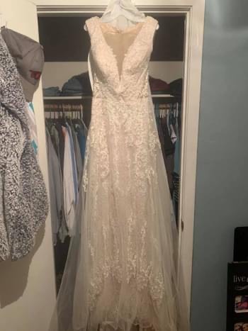 Size 6 White Dress With Train on Queenly