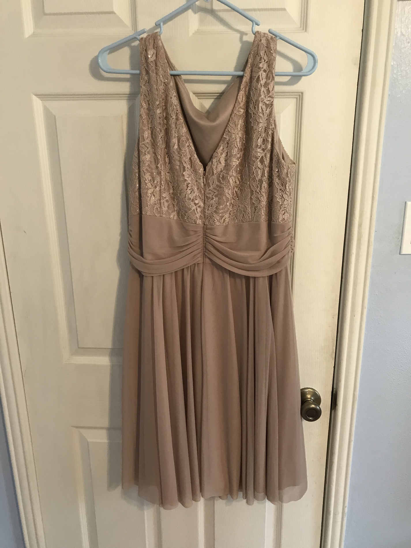 Jessica Howard Plus Size 16 Nude Floor Length Maxi on Queenly