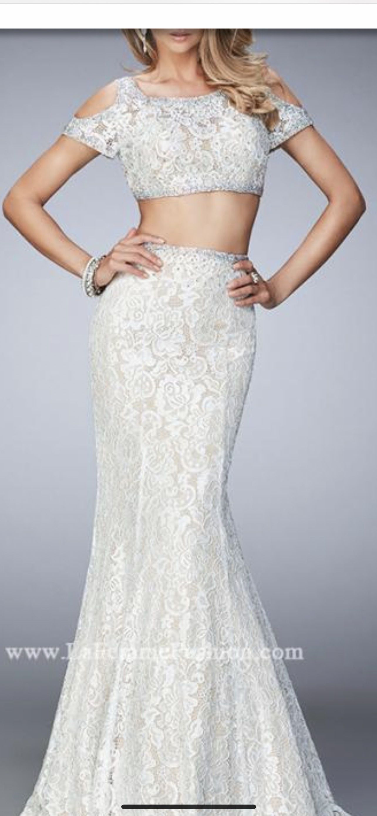 La Femme Size 6 Prom White Mermaid Dress on Queenly