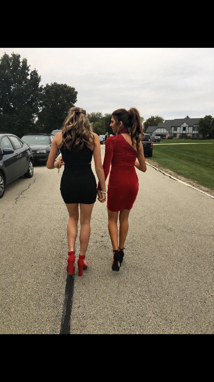 Size 0 Homecoming One Shoulder Velvet Red Cocktail Dress on Queenly