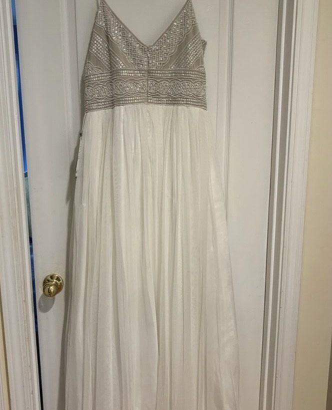 Adrianna Papell Size 12 Sequined White A-line Dress on Queenly