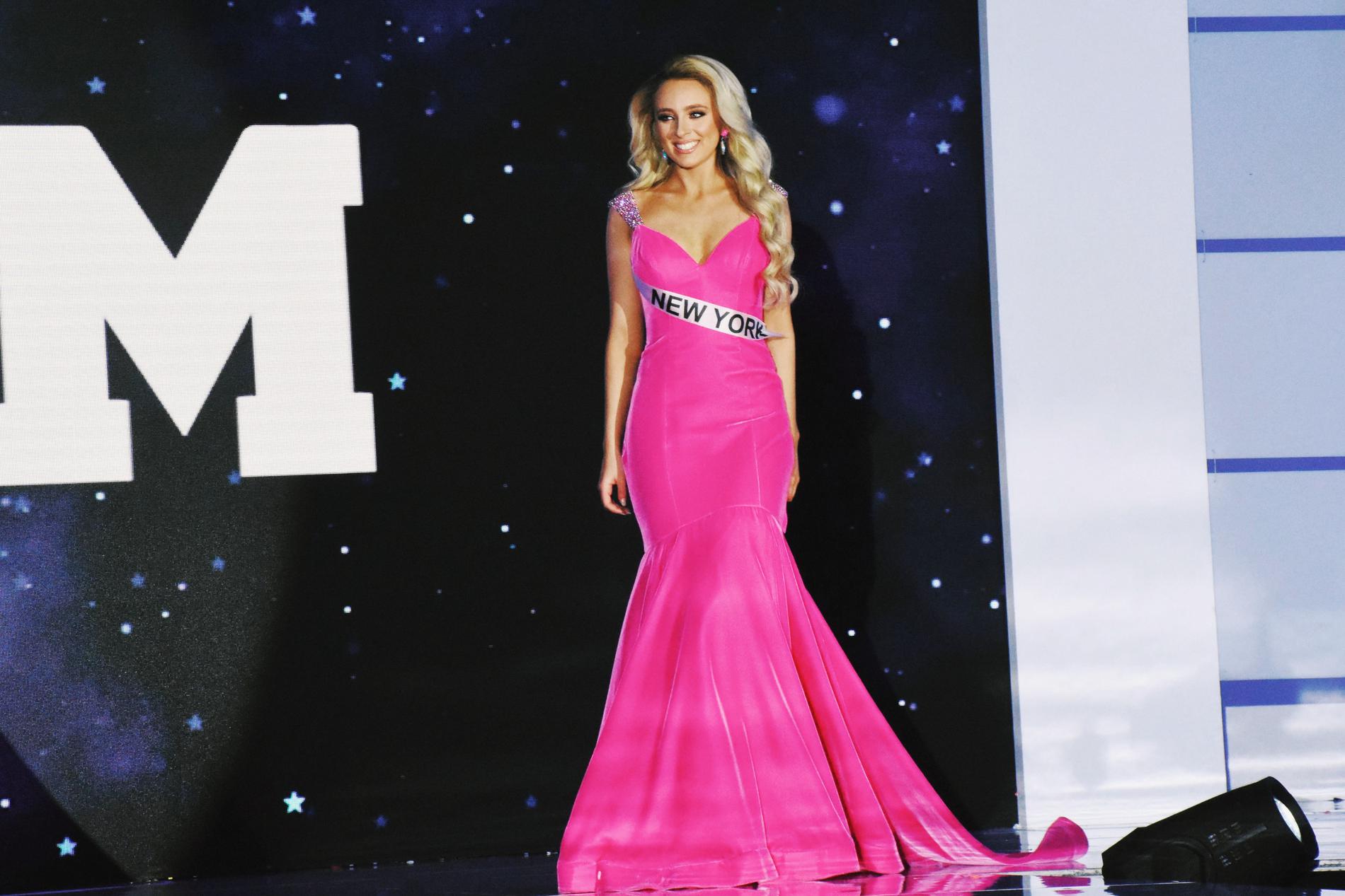 Jovani Size 2 Velvet Hot Pink Mermaid Dress on Queenly
