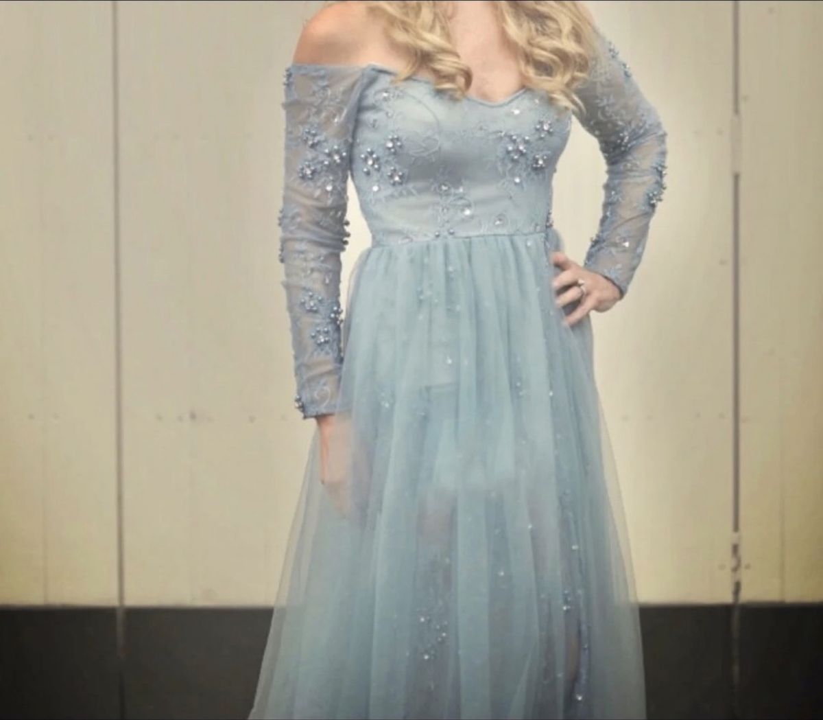 Size 2 Prom Off The Shoulder Light Blue Side Slit Dress on Queenly