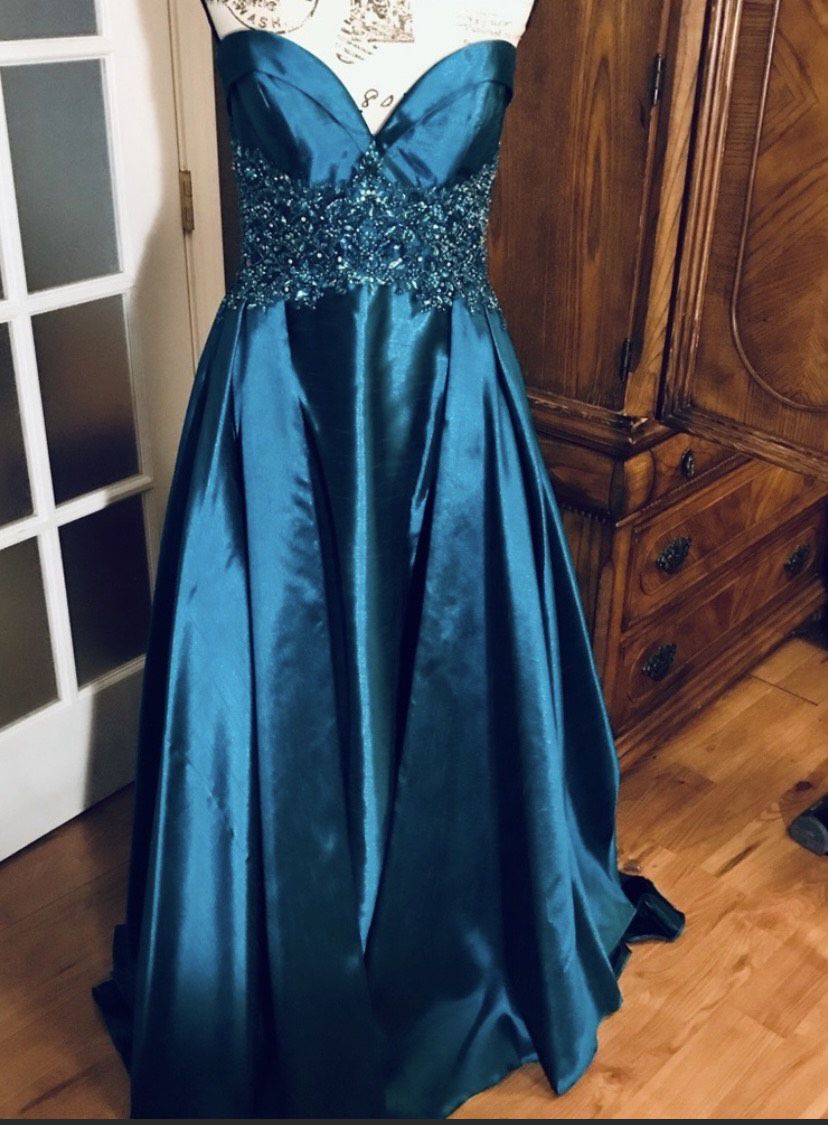 Tony Bowls Size 8 Prom Strapless Satin Green Ball Gown on Queenly