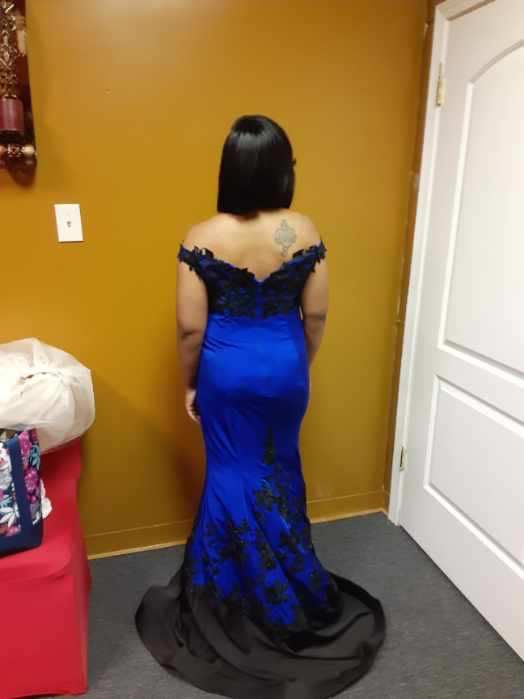 Size 12 Prom Off The Shoulder Royal Blue Mermaid Dress on Queenly