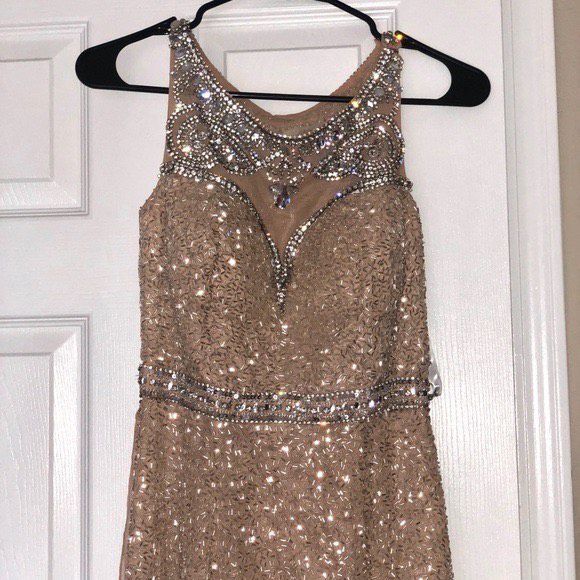 Sherri Hill Size 0 Prom High Neck Sequined Nude Dress With Train on Queenly