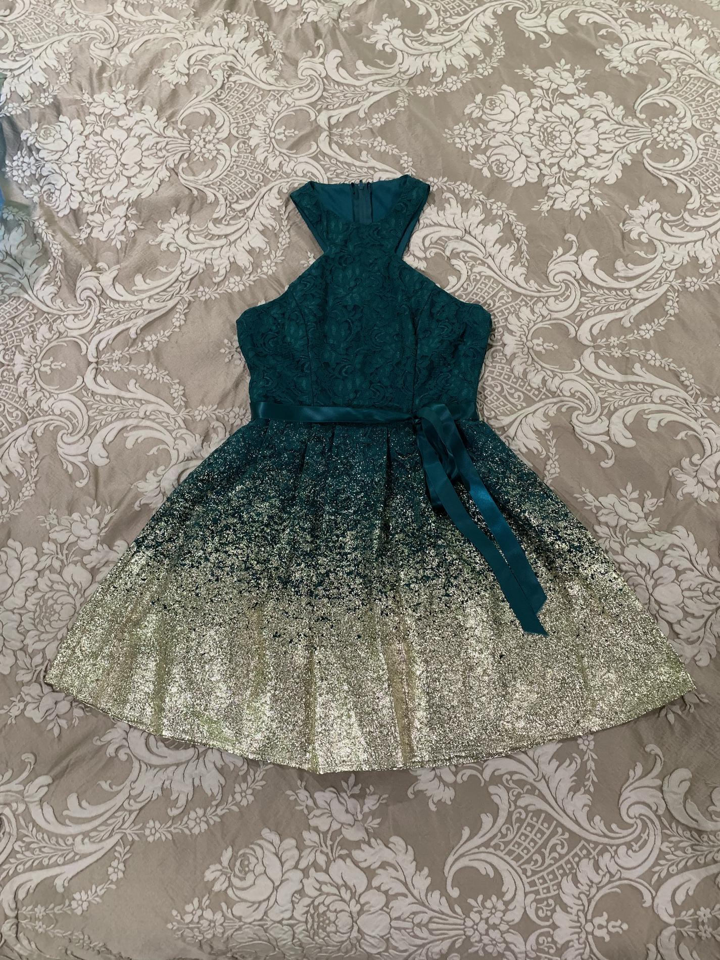 Size 4 Halter Lace Emerald Green A-line Dress on Queenly