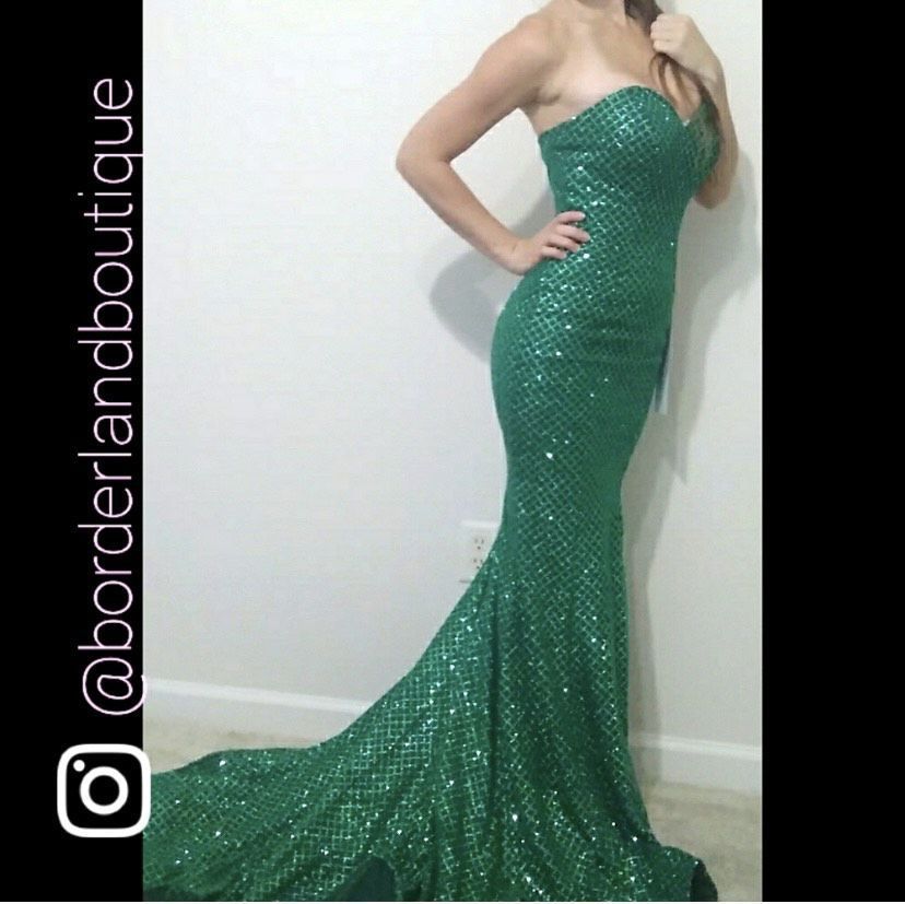 Green Size 2 Mermaid Dress on Queenly