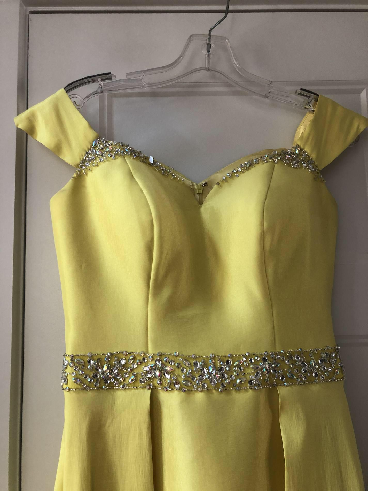 Yellow Size 4 Train Dress on Queenly