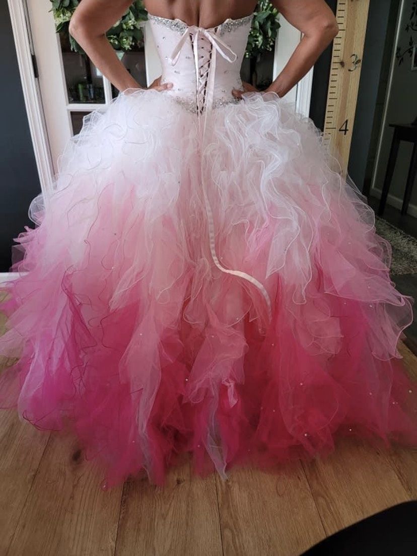 Size 2 Pink Ball Gown on Queenly
