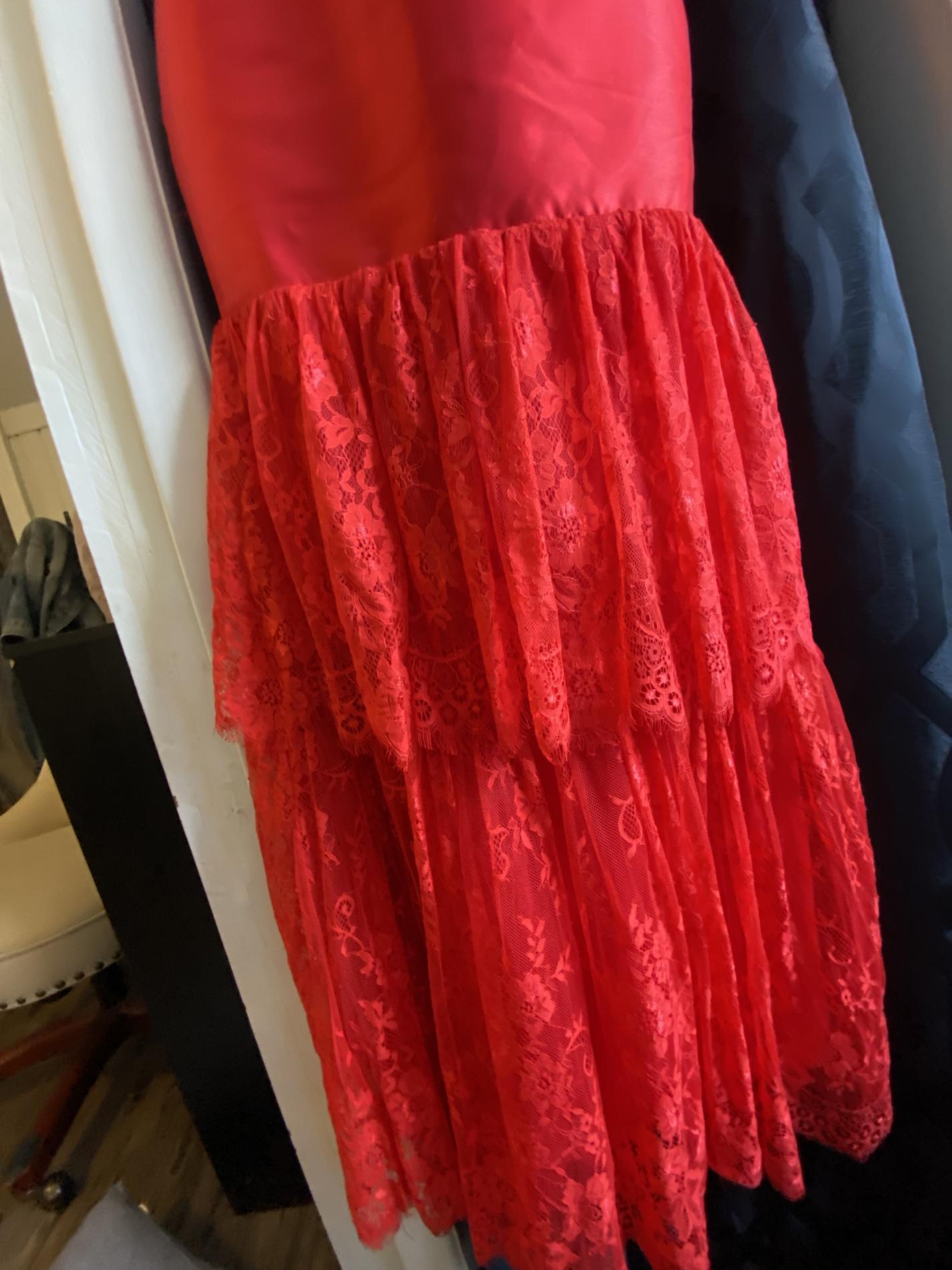 Size 2 Lace Red Mermaid Dress on Queenly