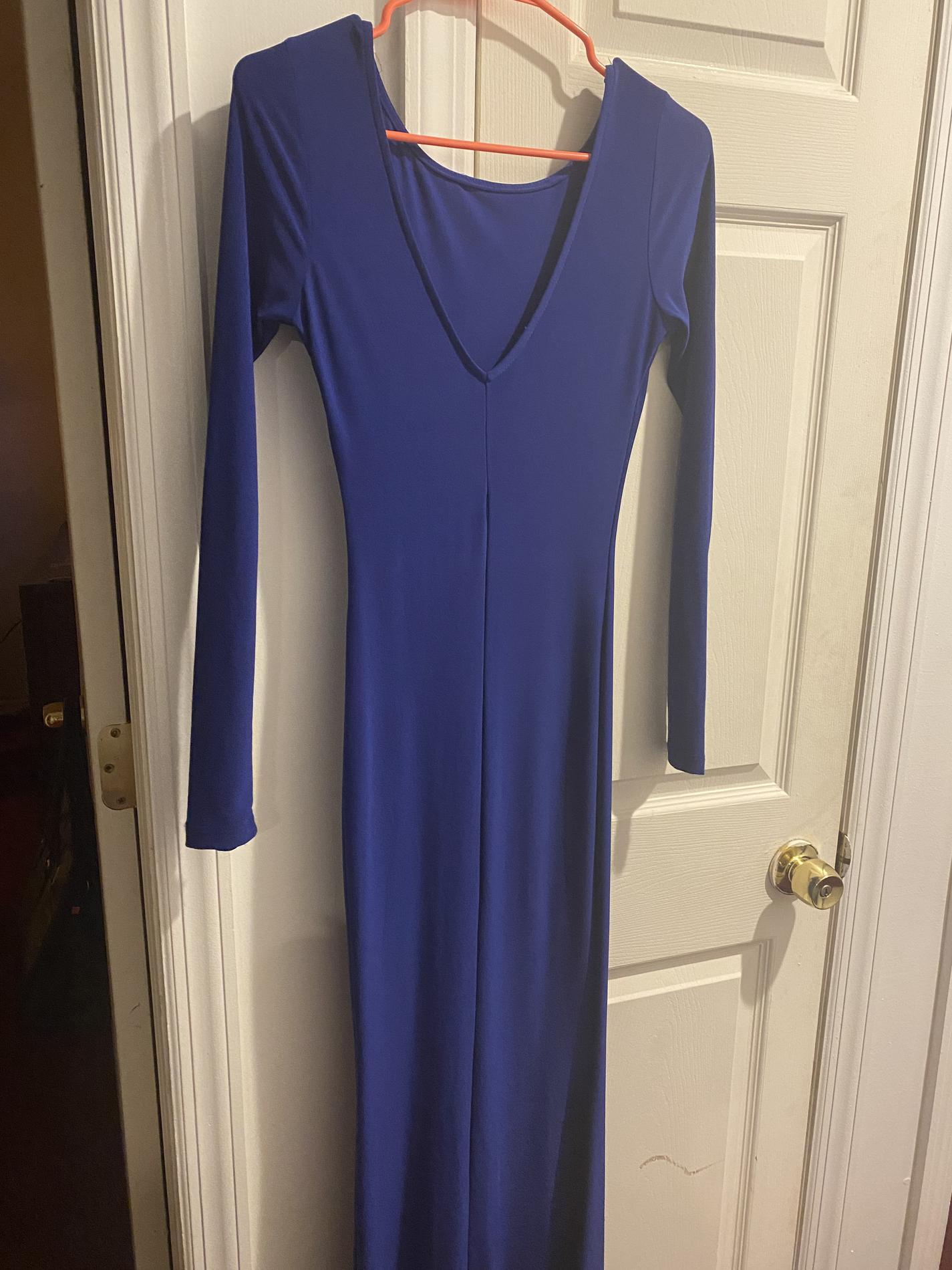 Size 2 Wedding Guest Long Sleeve Navy Blue Floor Length Maxi on Queenly