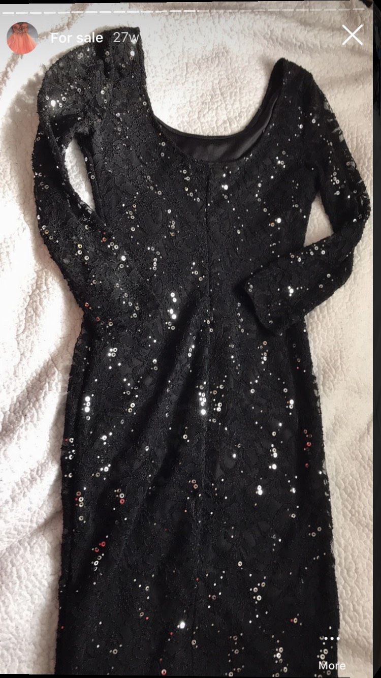 Bailey blue Size 2 Wedding Guest Black Cocktail Dress on Queenly