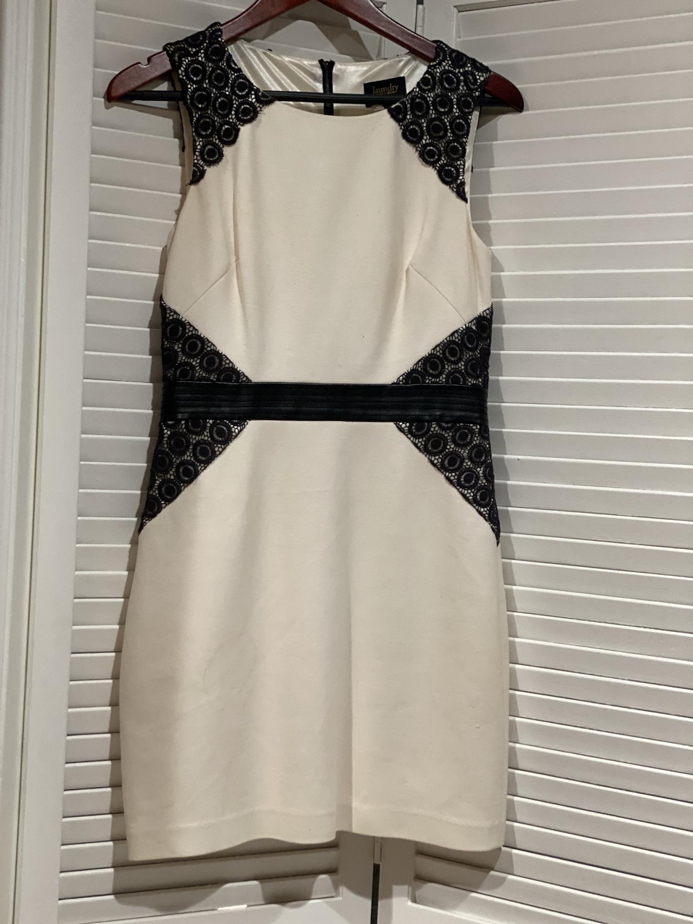 Laundry by shell sigal Size 4 White Cocktail Dress on Queenly