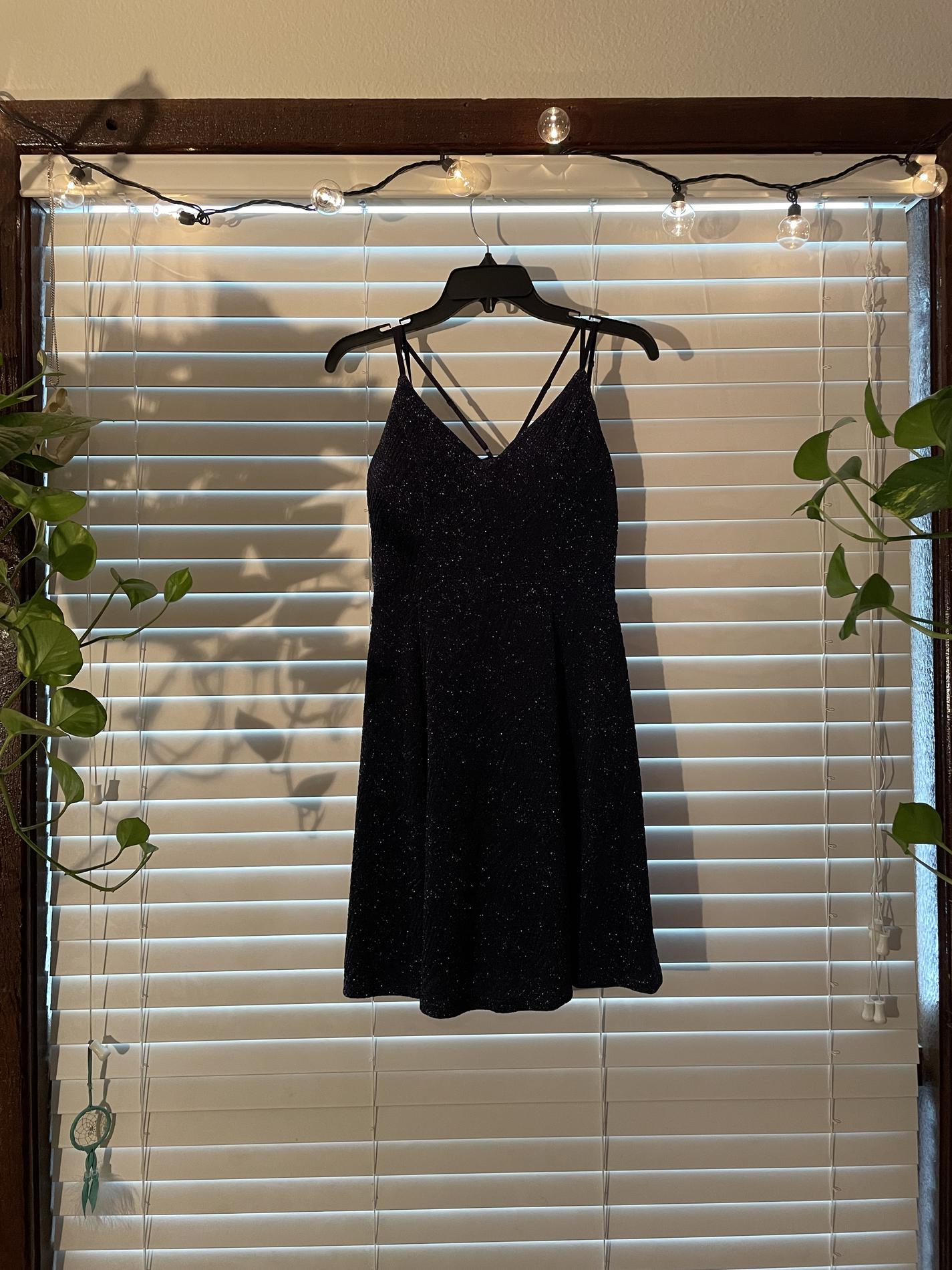 Size 4 Prom Navy Multicolor Cocktail Dress on Queenly