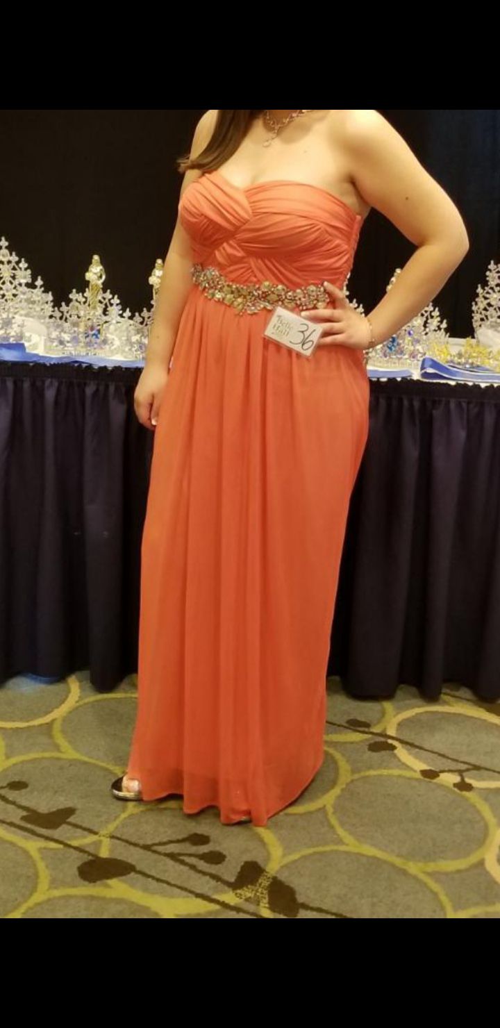 Size 8 Prom Strapless Coral Ball Gown on Queenly