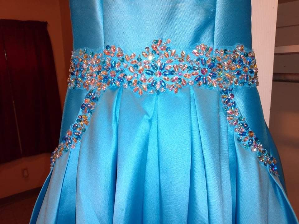 Girls Size 6 Blue Ball Gown on Queenly