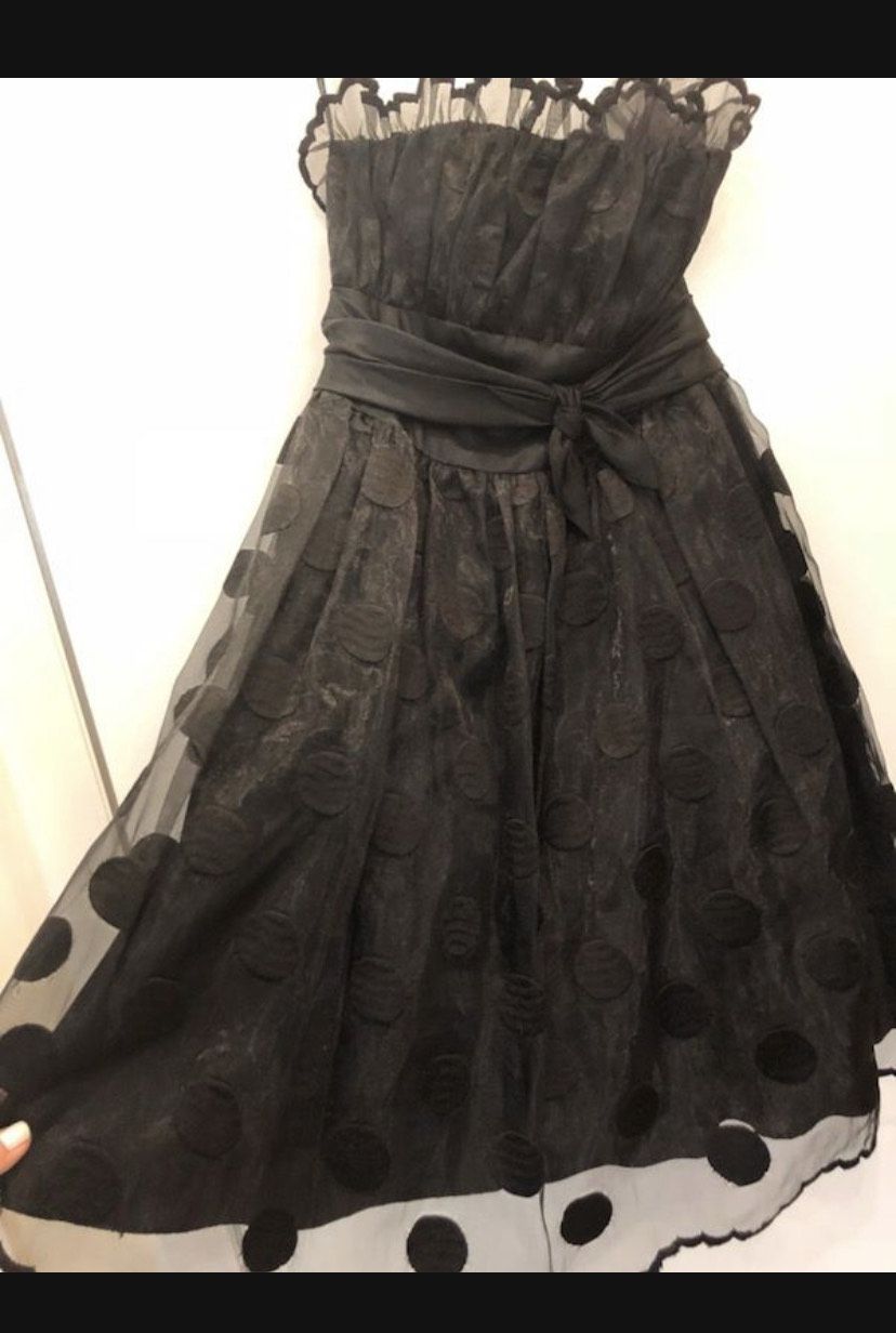 Betsy Johnson Size 4 Homecoming Strapless Black Ball Gown on Queenly