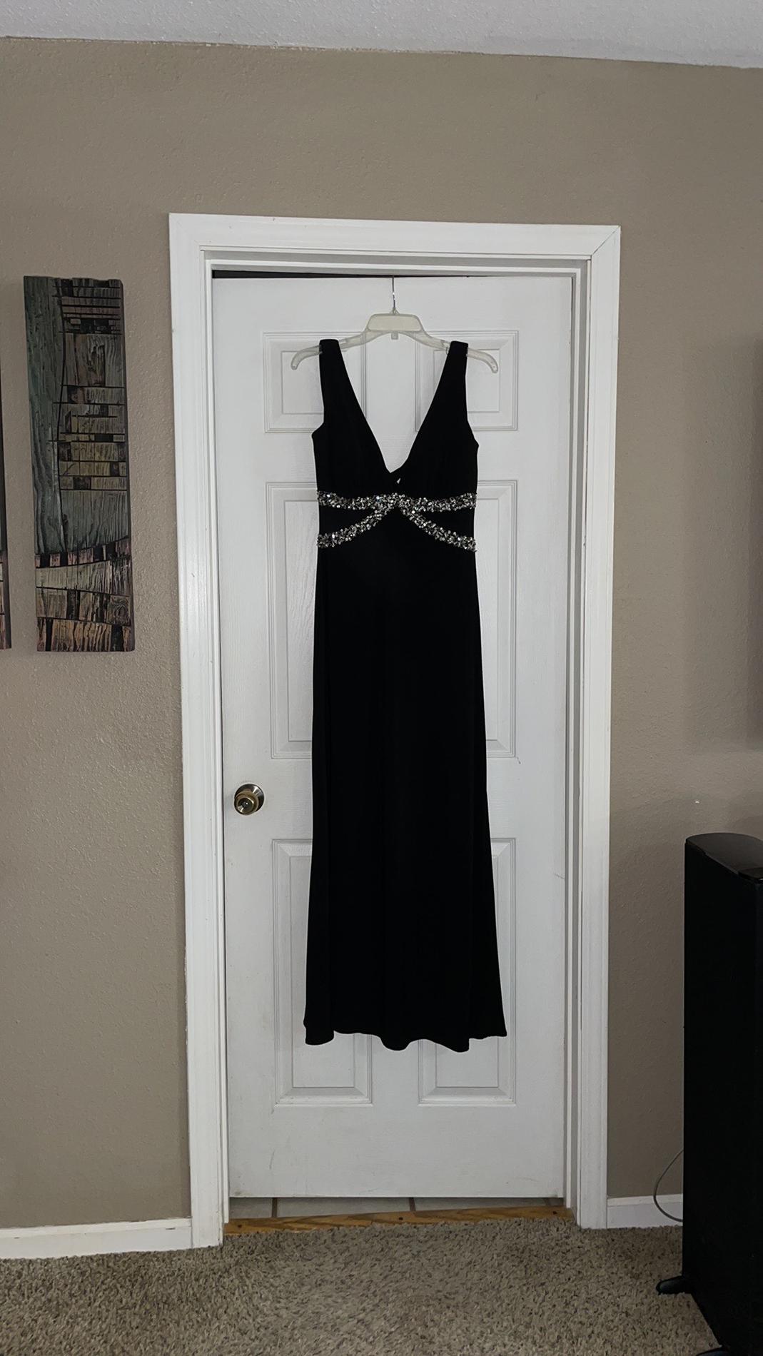 Betsy and Adam Black Size 10 V Neck Wedding Guest Cut Out Straight Dress on Queenly