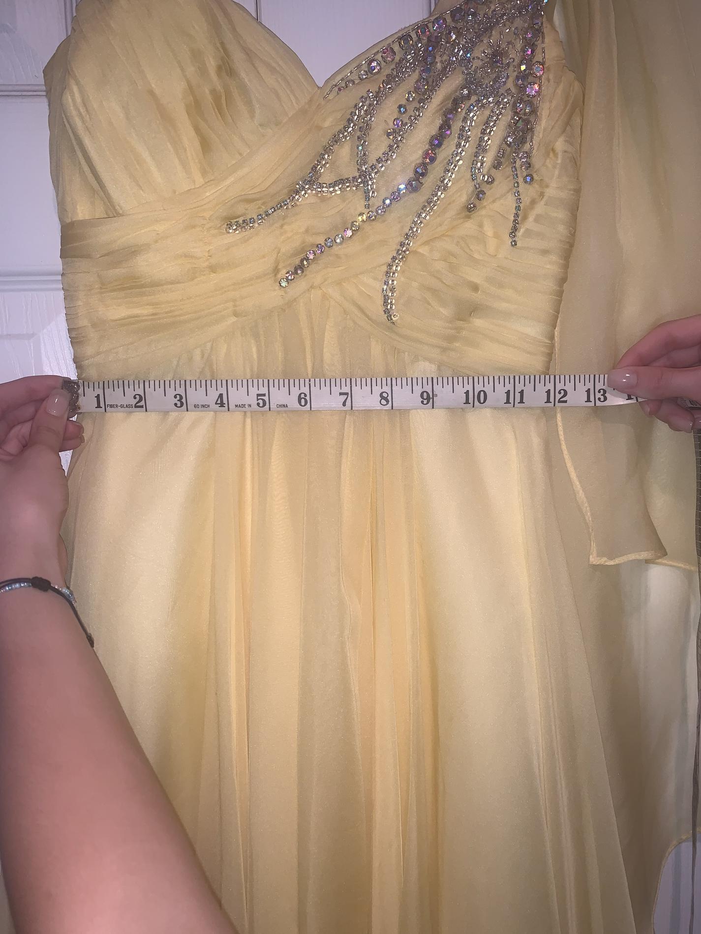 Yellow Size 00 Cocktail Dress on Queenly