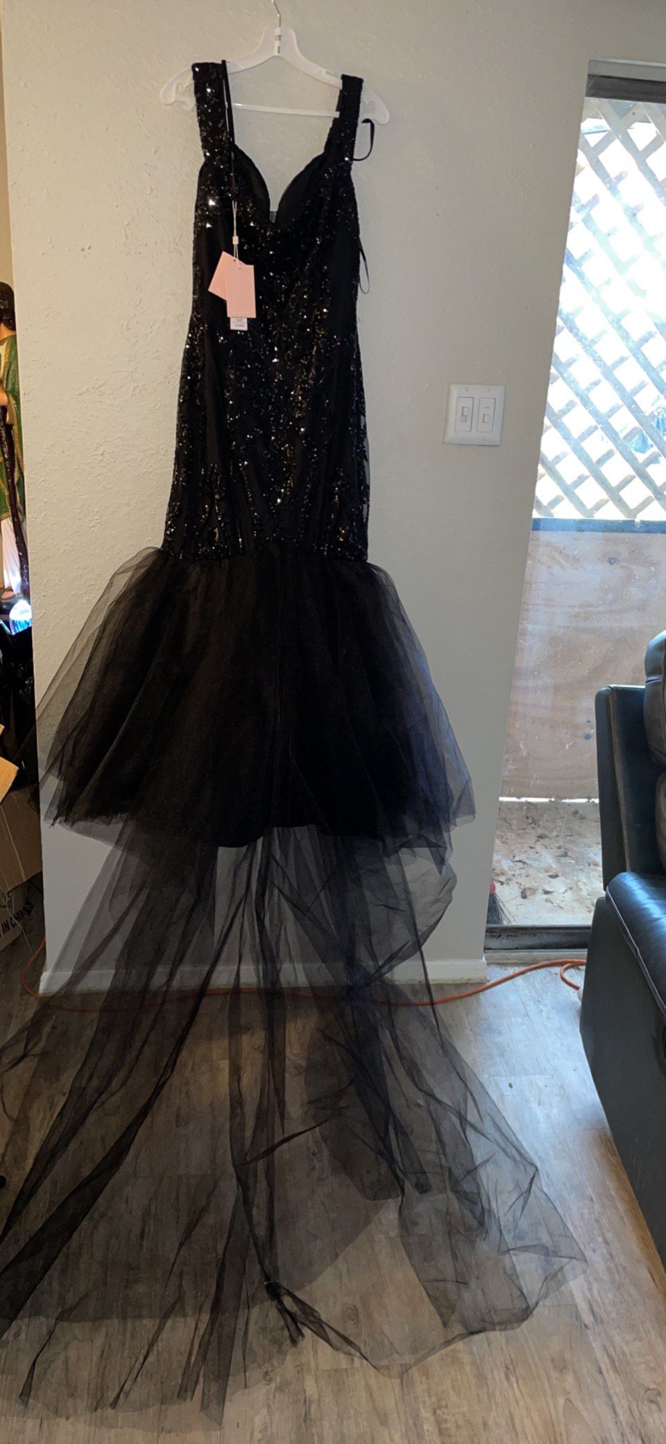 Size 12 Prom Plunge Satin Black Mermaid Dress on Queenly