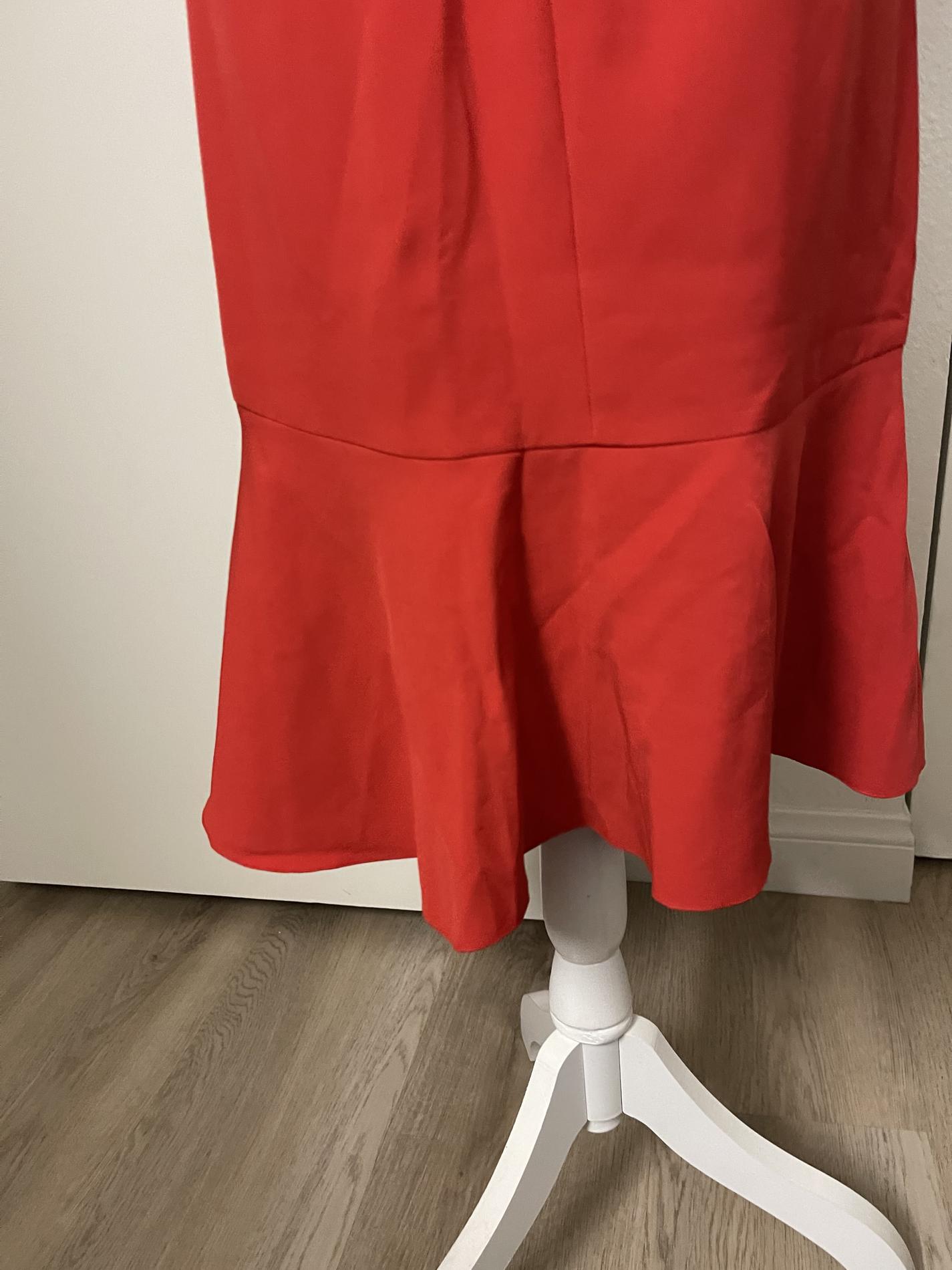 Size 6 Homecoming Cap Sleeve Red Cocktail Dress on Queenly