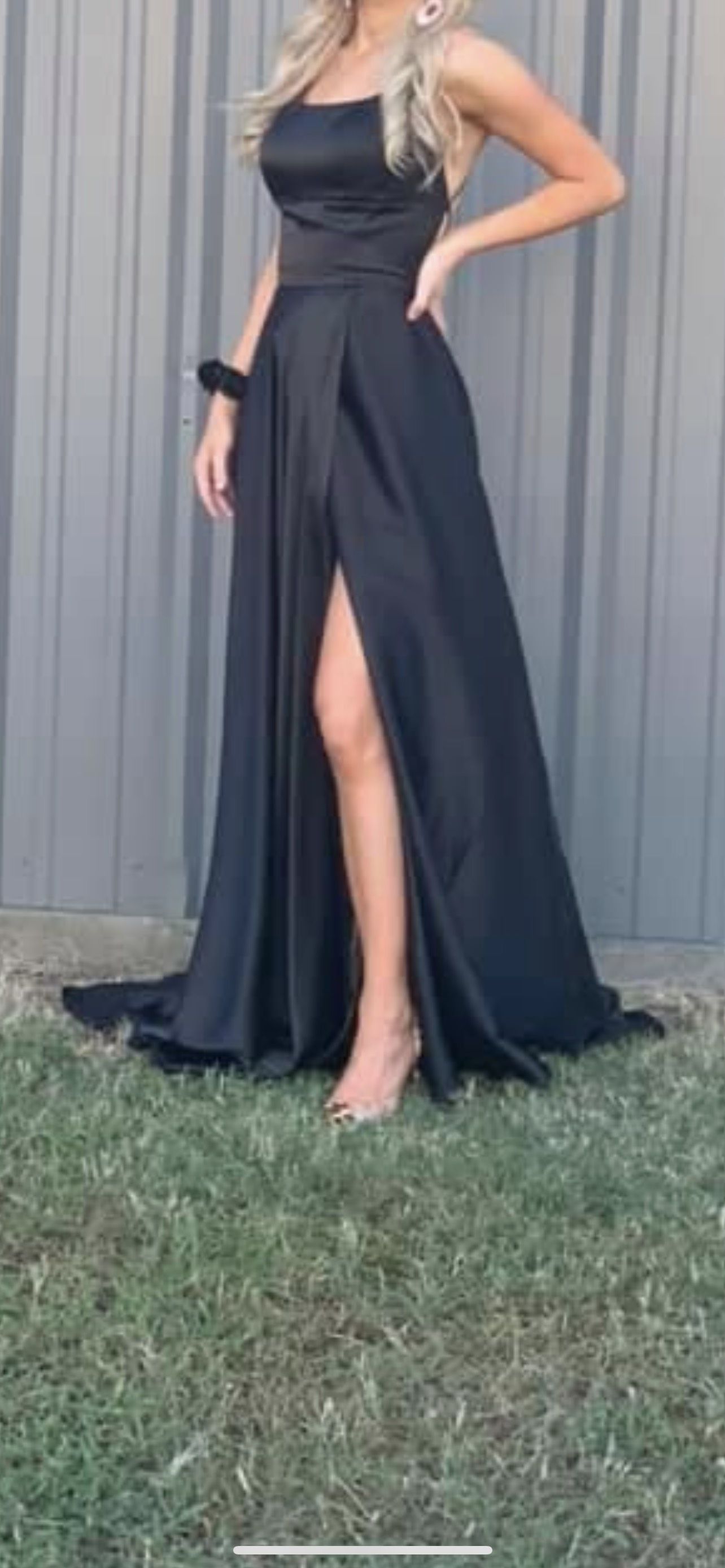 Size 6 Prom Satin Black Side Slit Dress on Queenly