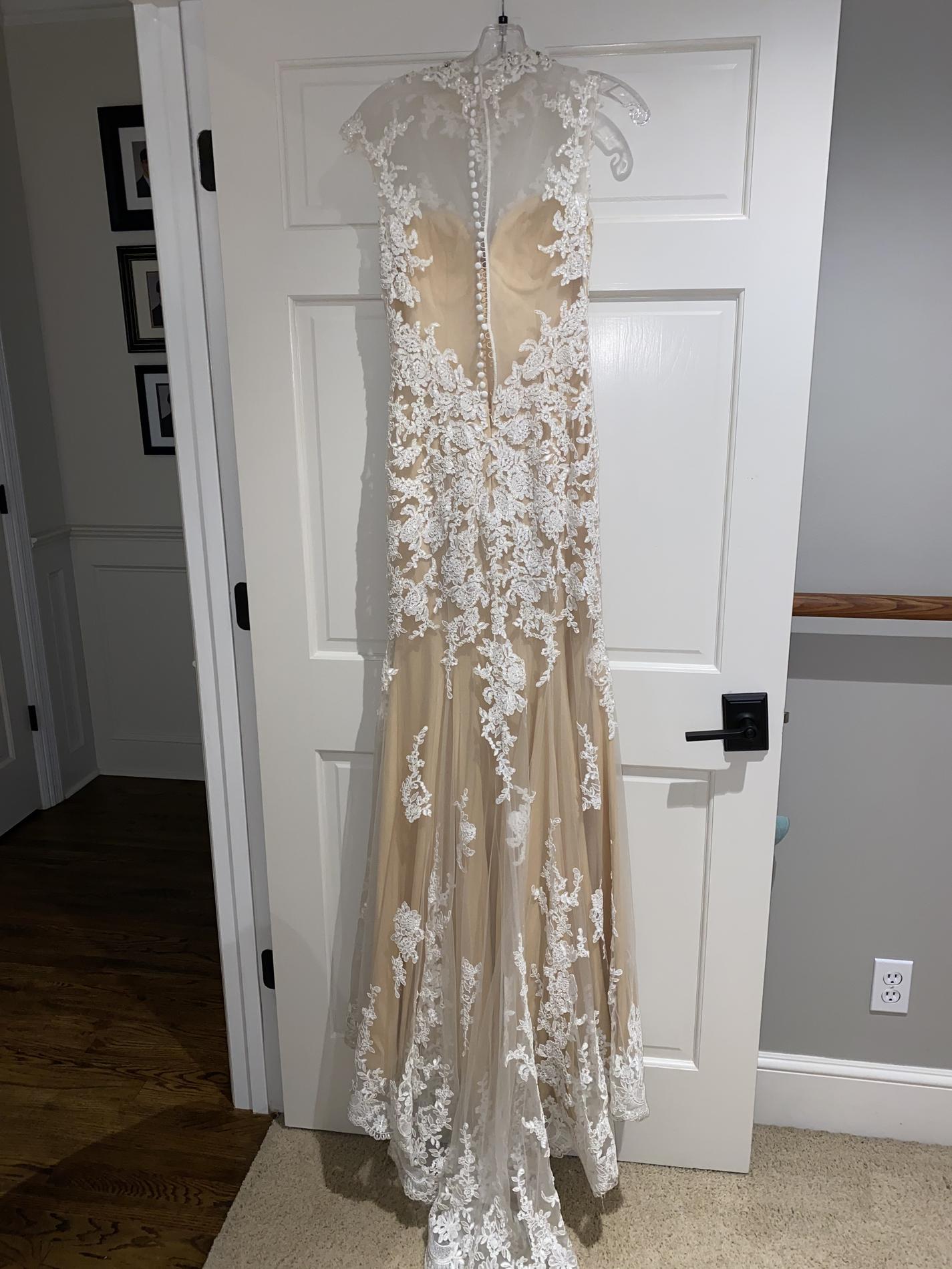 Size 4 Wedding Lace White Floor Length Maxi on Queenly