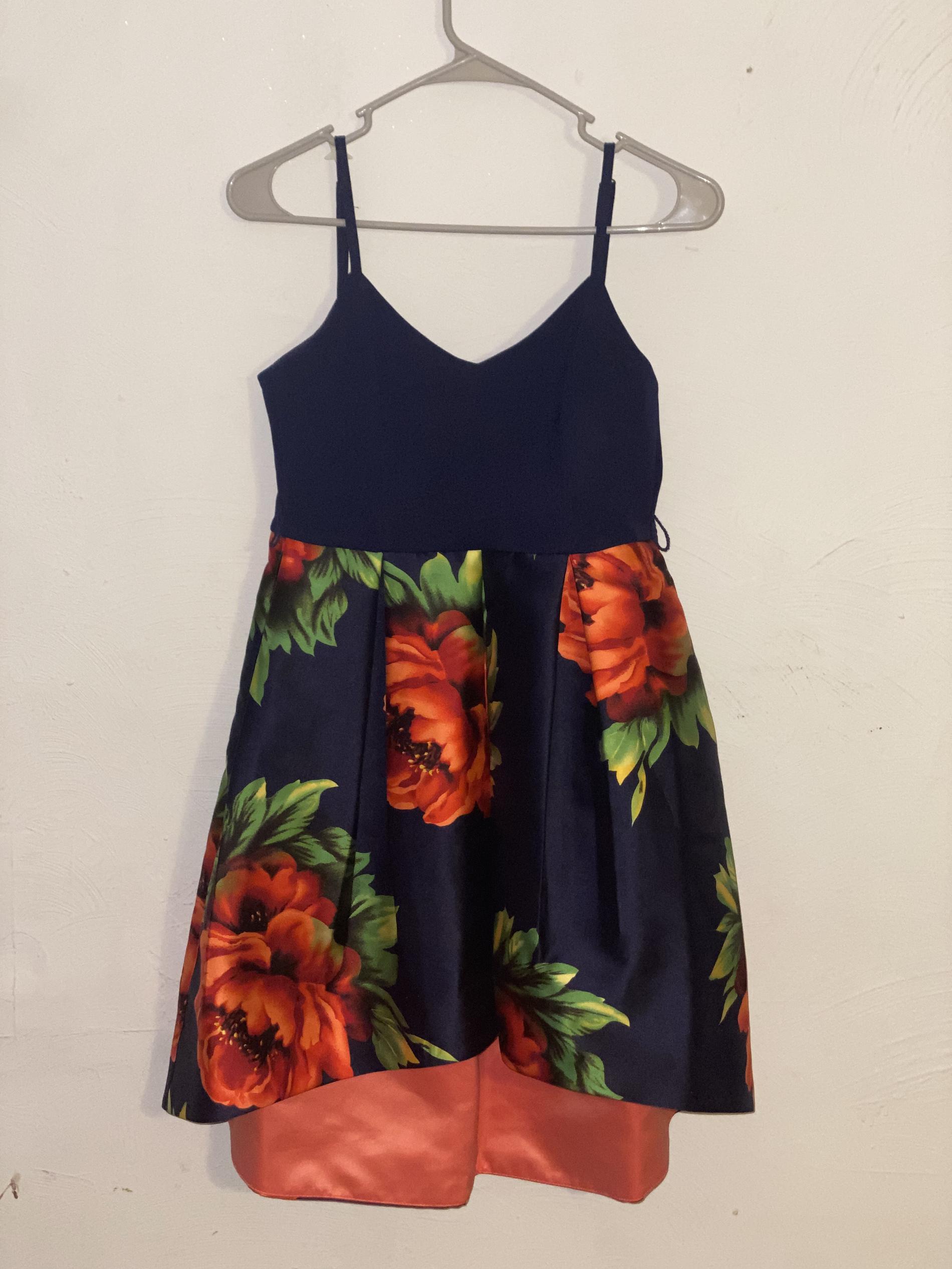 Size 4 Homecoming Floral Navy Blue Cocktail Dress on Queenly