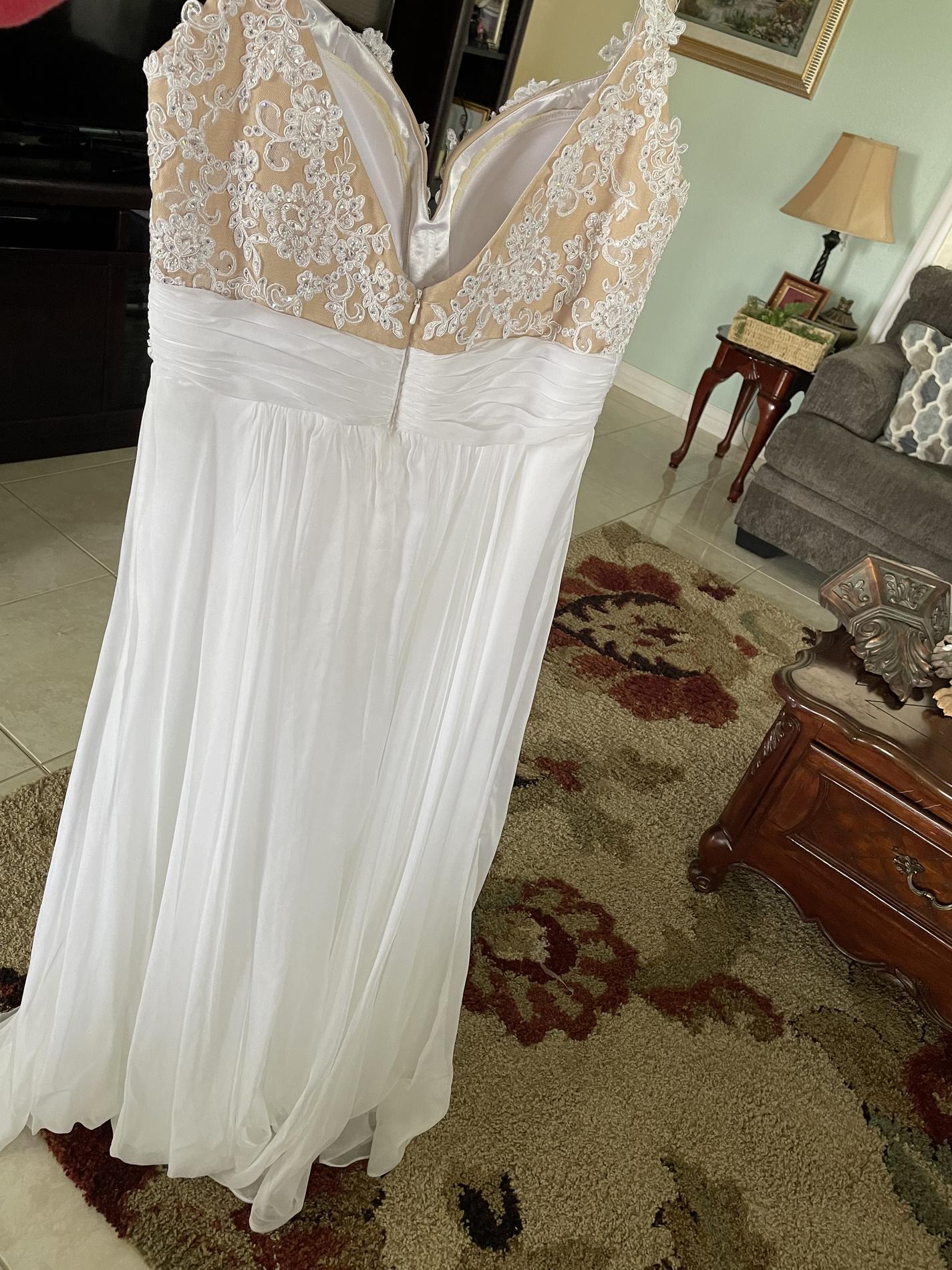 Size 10 Wedding Lace White A-line Dress on Queenly