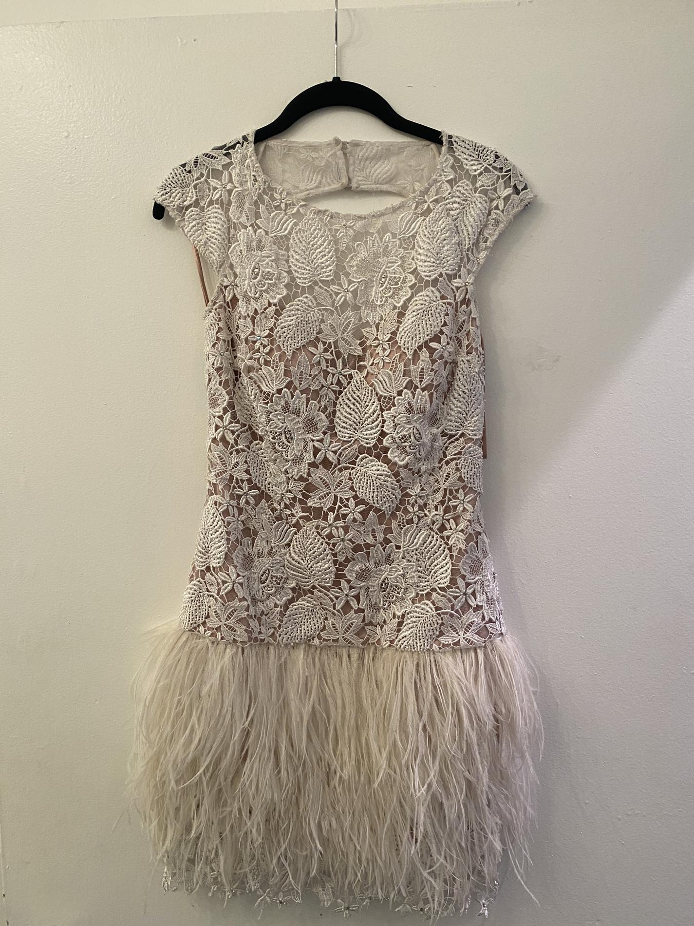 Jovani Size 2 Lace White Cocktail Dress on Queenly