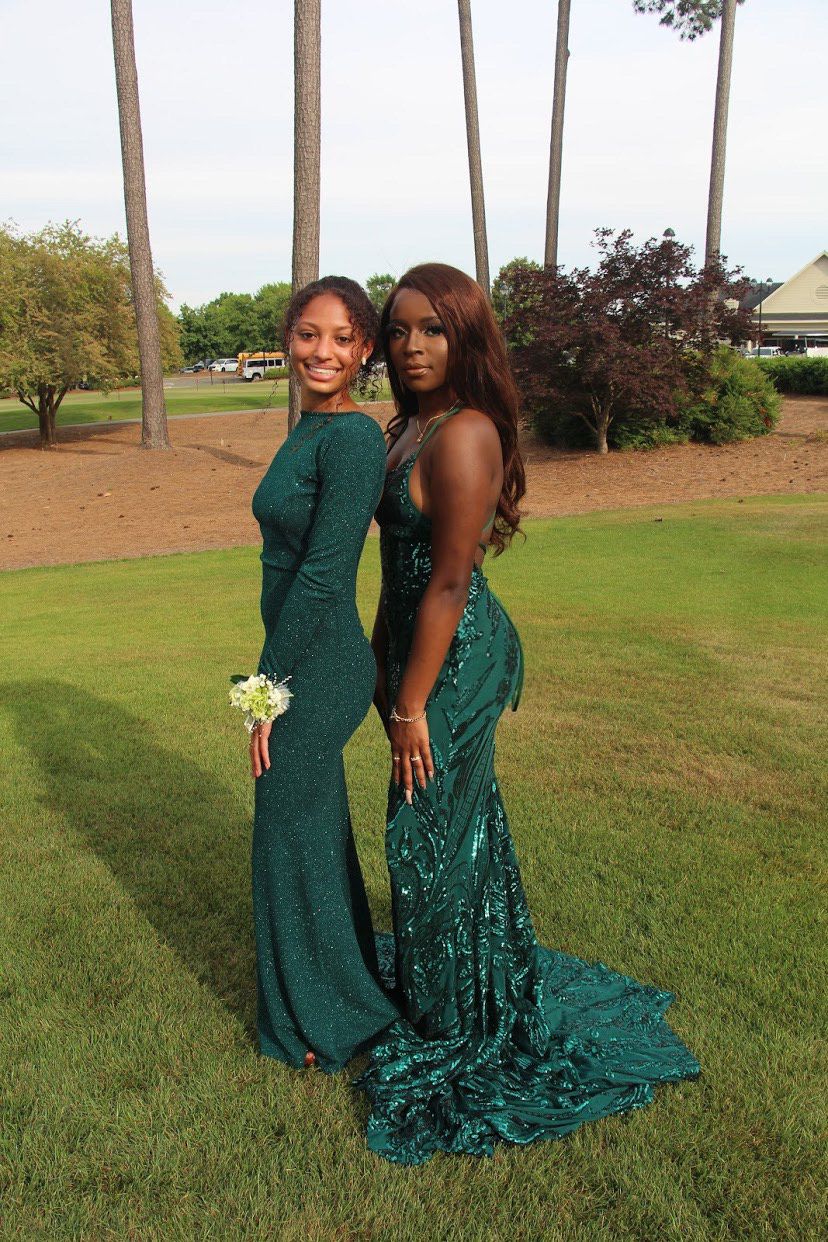 A&N Label Size 2 Prom Emerald Green Dress With Train on Queenly