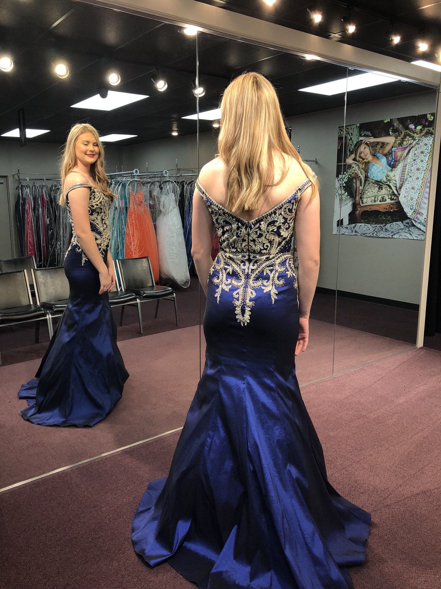 Size 8 Prom Off The Shoulder Royal Blue Mermaid Dress on Queenly