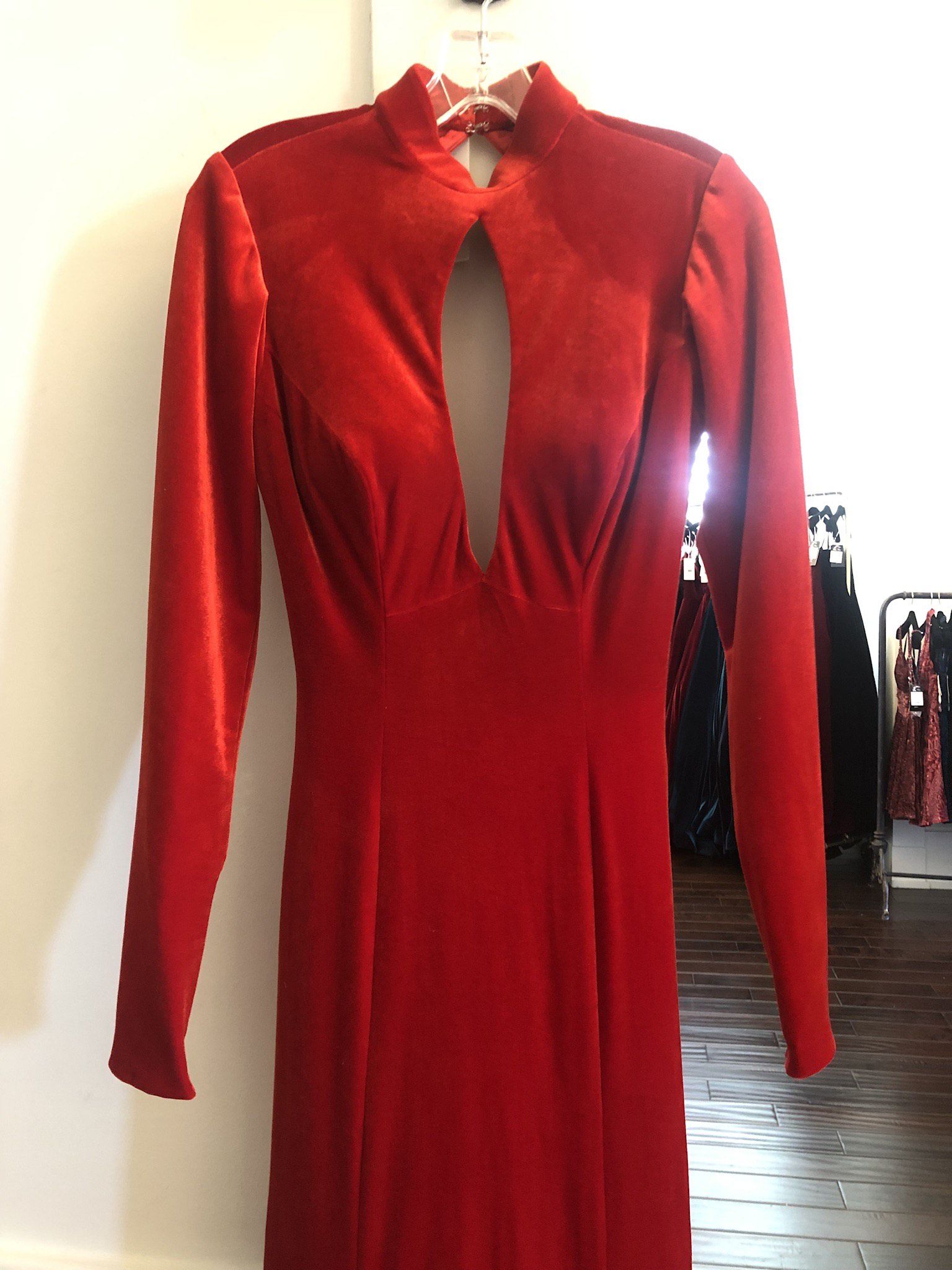 Sherri hill couture Size 6 Prom Long Sleeve Velvet Red Mermaid Dress on Queenly