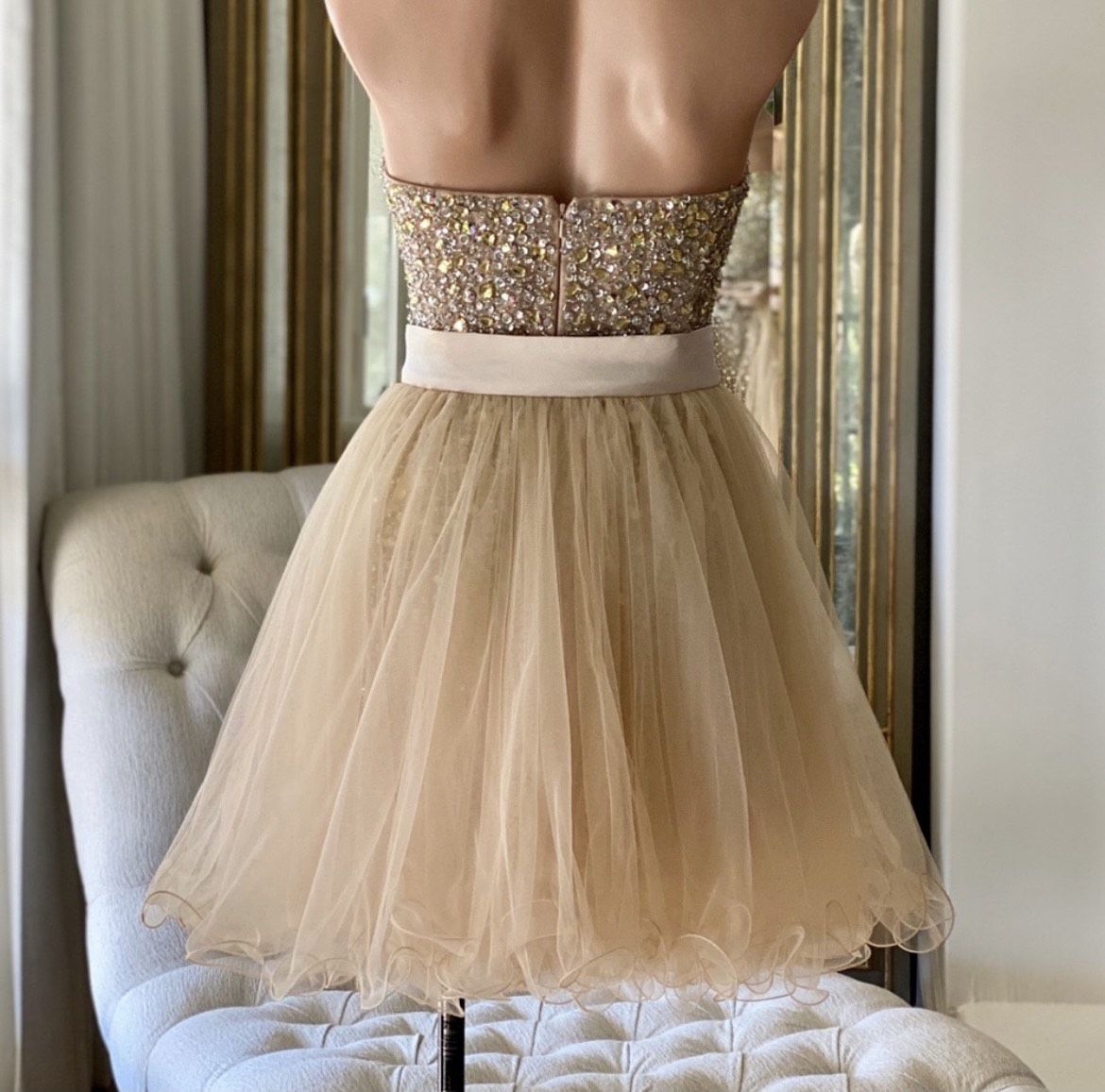 Size 2 Homecoming Nude Cocktail Dress on Queenly