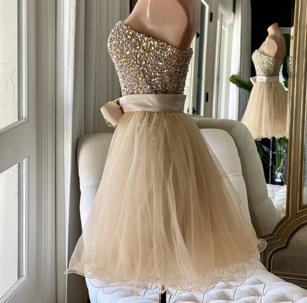 Size 2 Homecoming Nude Cocktail Dress on Queenly