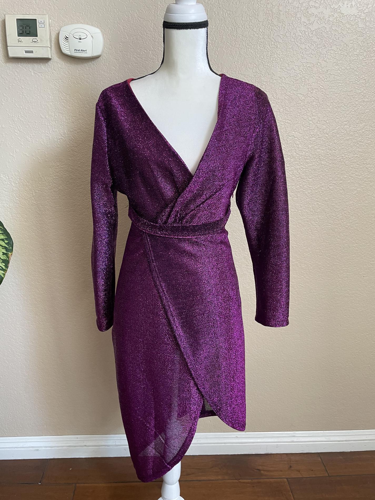 Size 8 Wedding Guest Long Sleeve Sheer Purple Cocktail Dress on Queenly