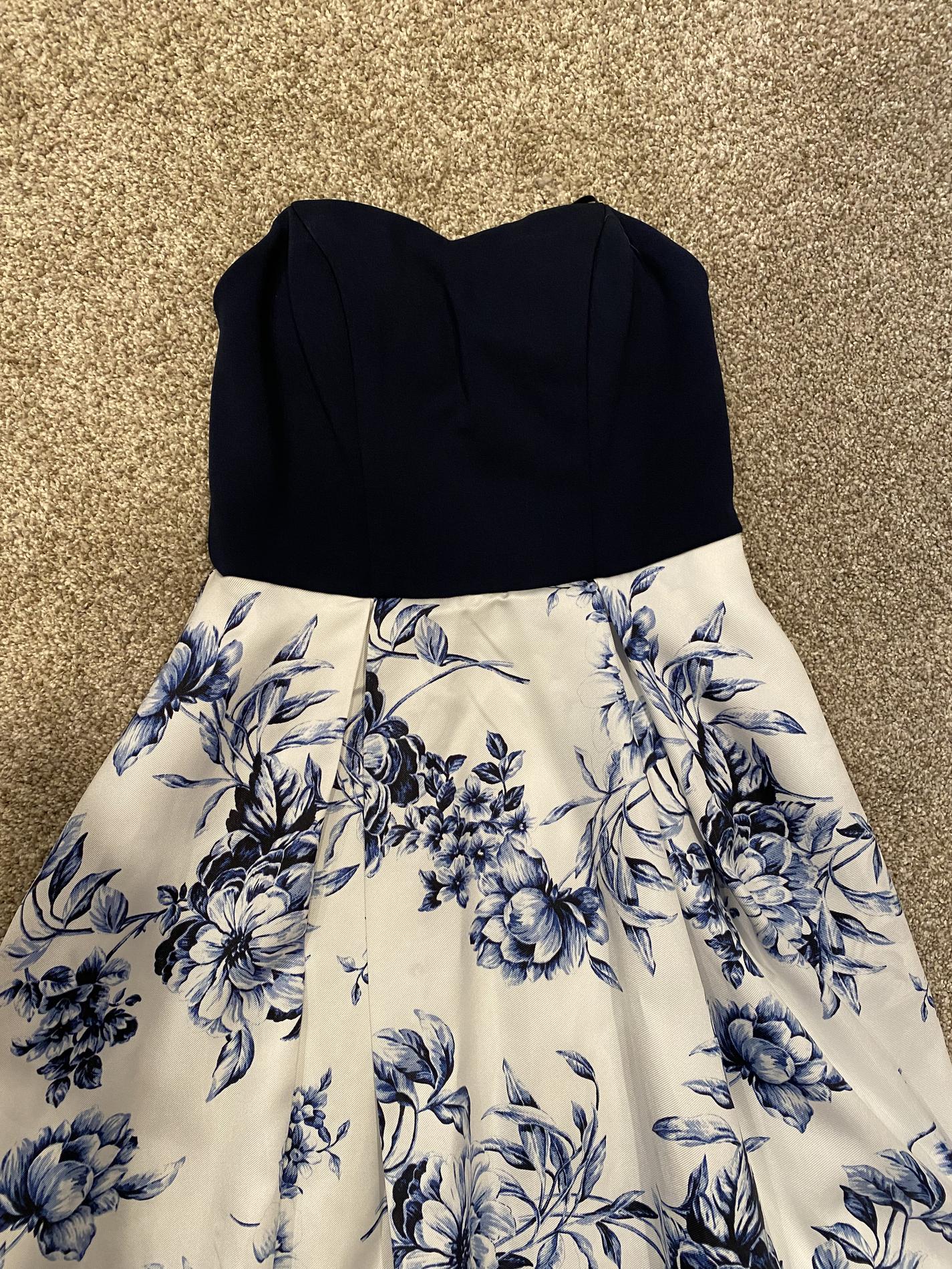 Size 4 Prom Strapless Floral Navy Blue Ball Gown on Queenly