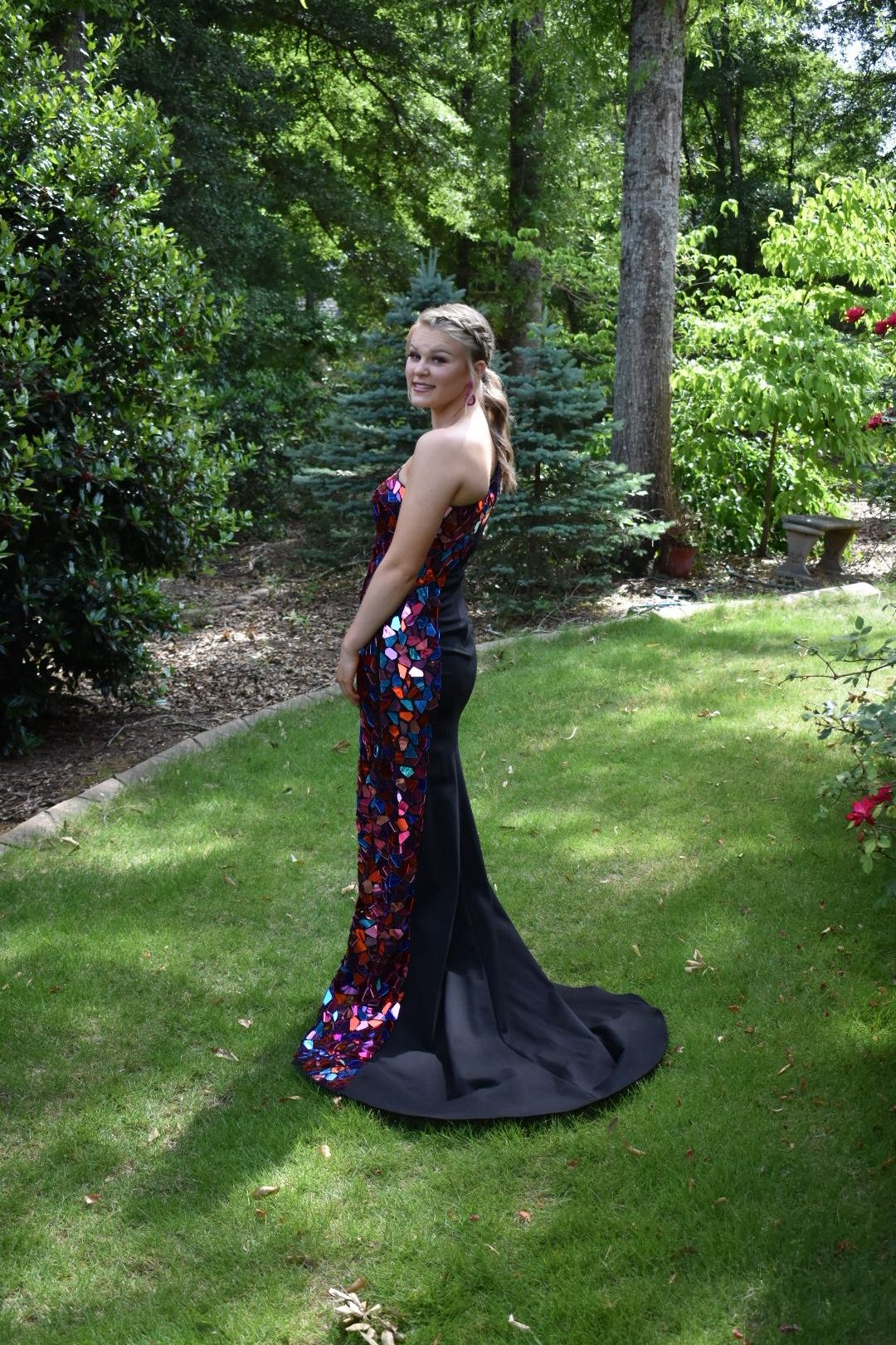Size 6 Prom Long Sleeve Black Floor Length Maxi on Queenly