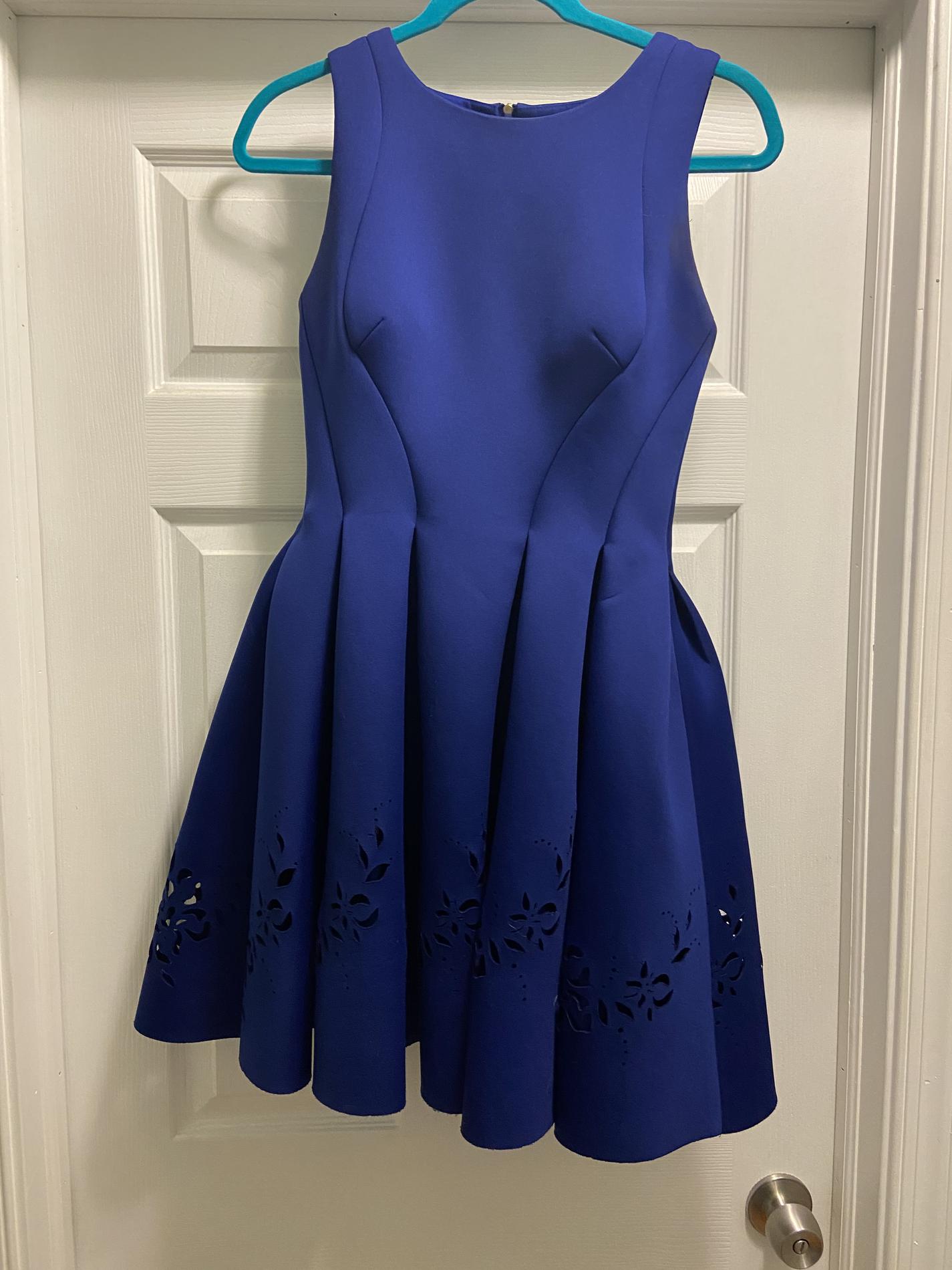 Mac Duggal Size 0 Homecoming Royal Blue Cocktail Dress on Queenly