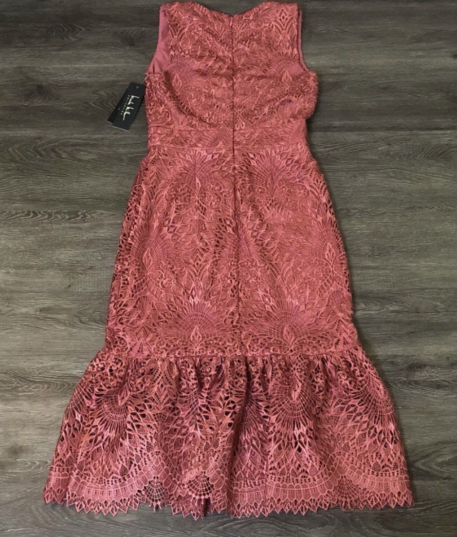 Nicole Miller Size 4 Wedding Guest Plunge Lace Rose Gold Mermaid Dress on Queenly