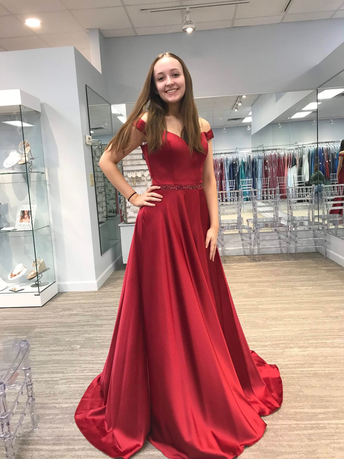 Ellie Wilde Size 2 Prom Off The Shoulder Satin Red A-line Dress on Queenly