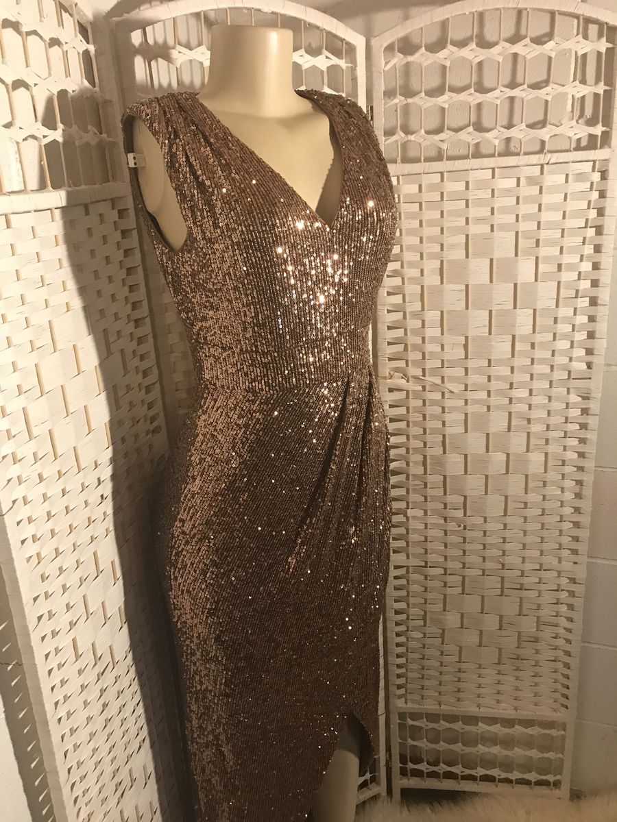 Calvin Klein Size 2 Homecoming Plunge Sequined Gold Floor Length Maxi on Queenly