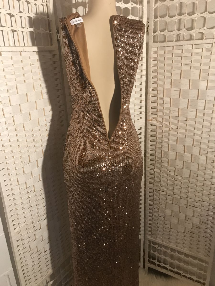 Calvin Klein Size 2 Homecoming Plunge Sequined Gold Floor Length Maxi on Queenly