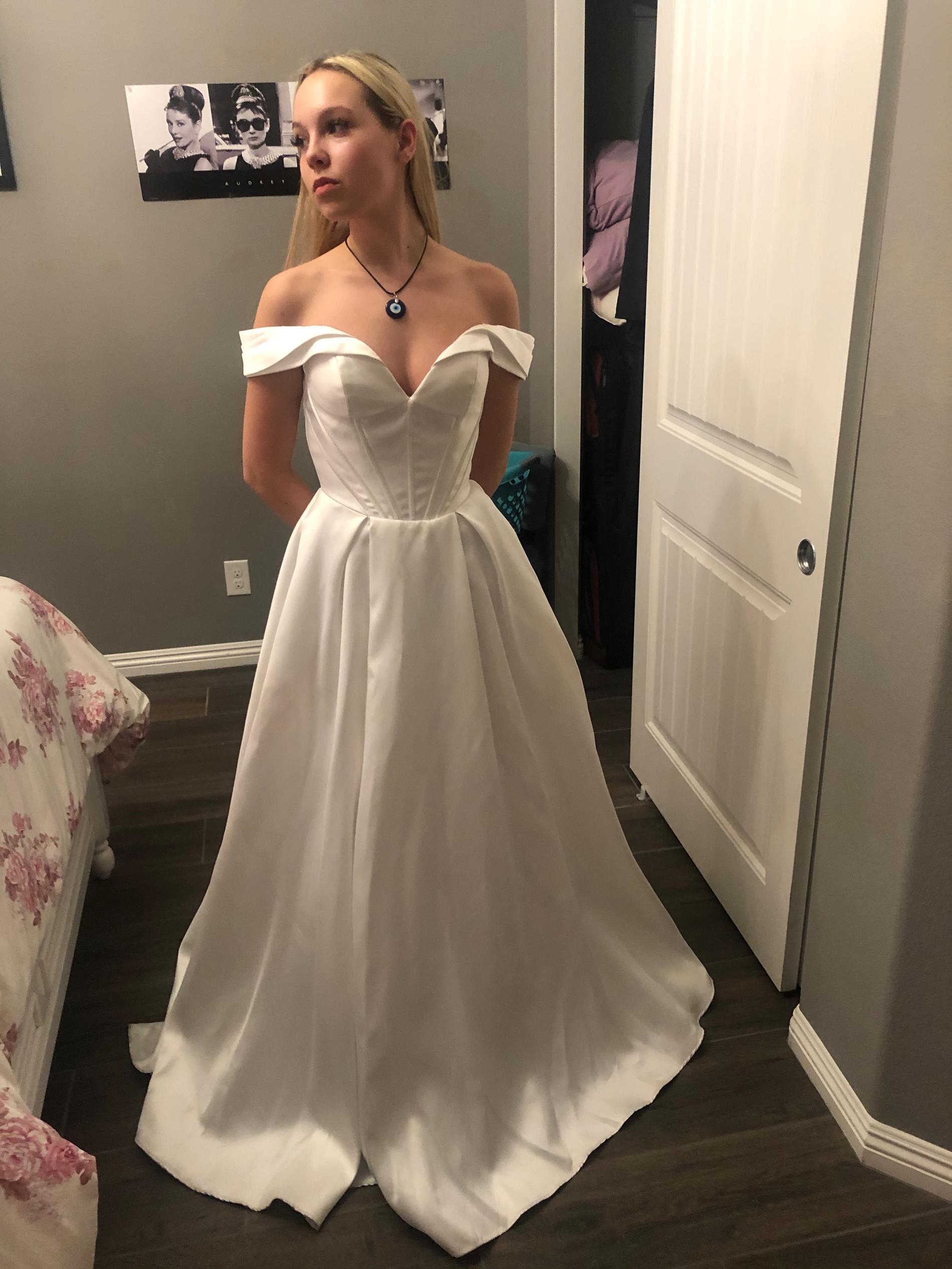Local designer Size 2 Wedding Satin White Ball Gown on Queenly