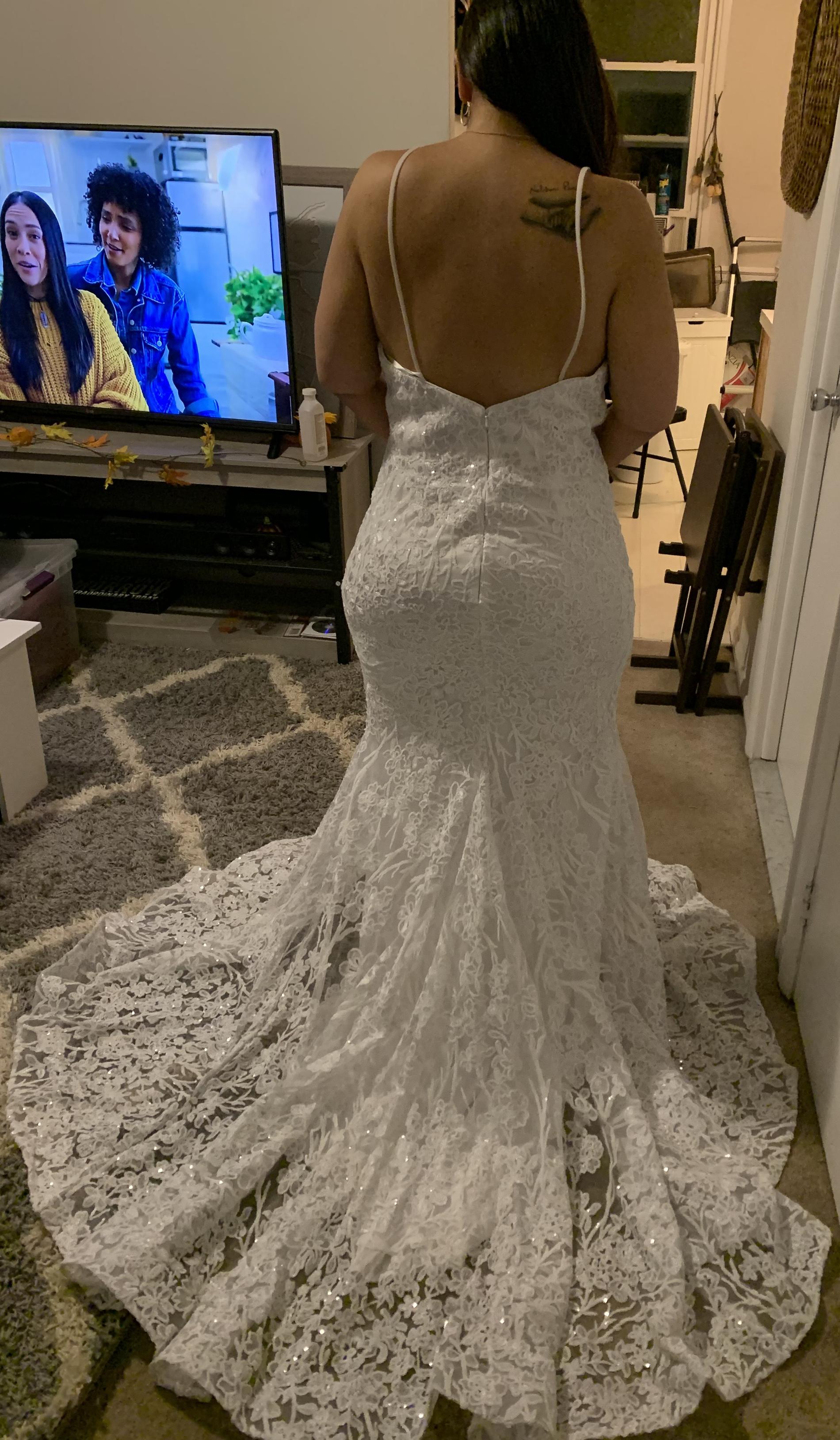 Adrienn Braun Couture Size 14 Wedding Plunge Lace White Mermaid Dress on Queenly