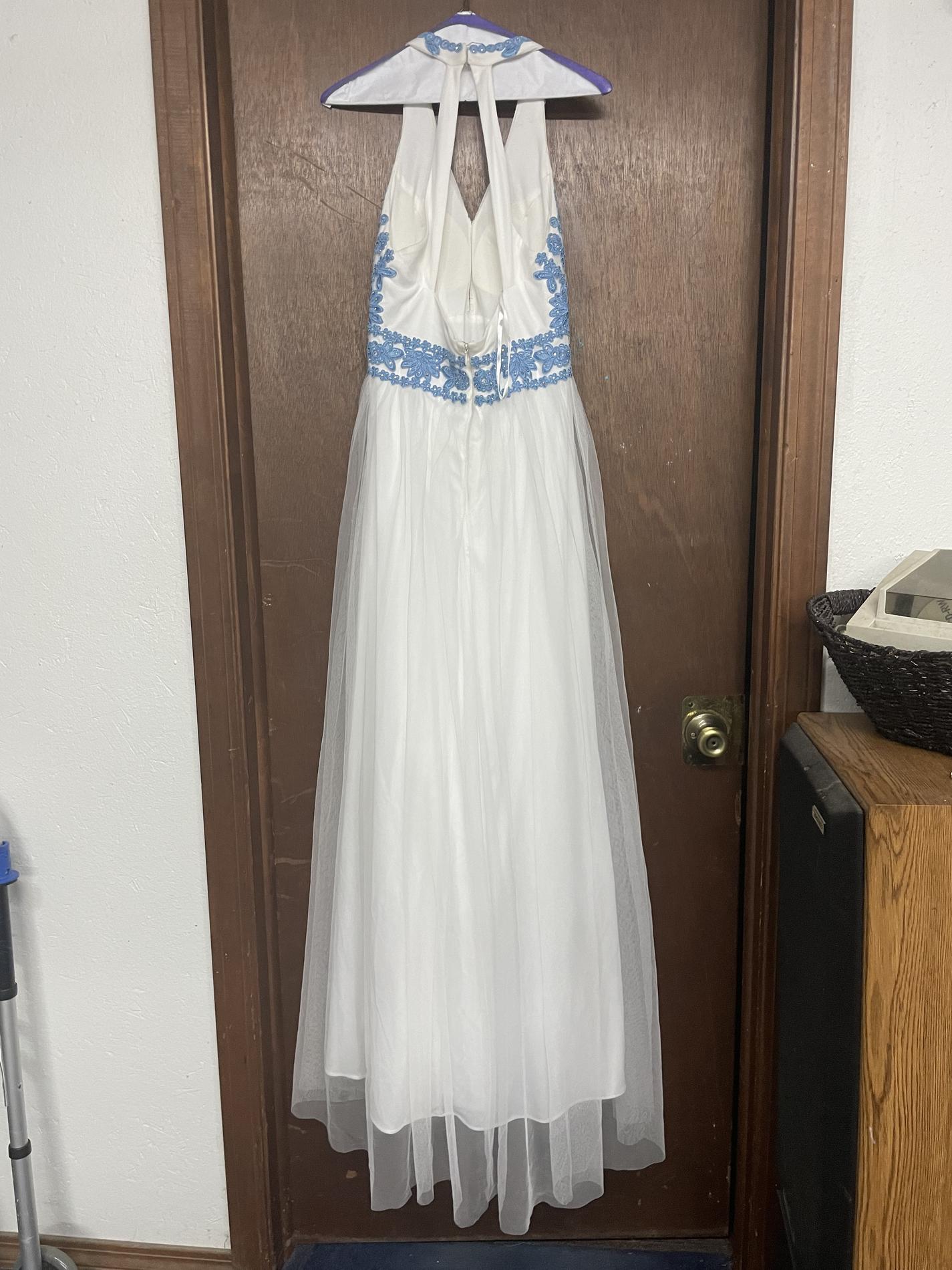 Size 10 Prom Plunge Lace Light Blue A-line Dress on Queenly