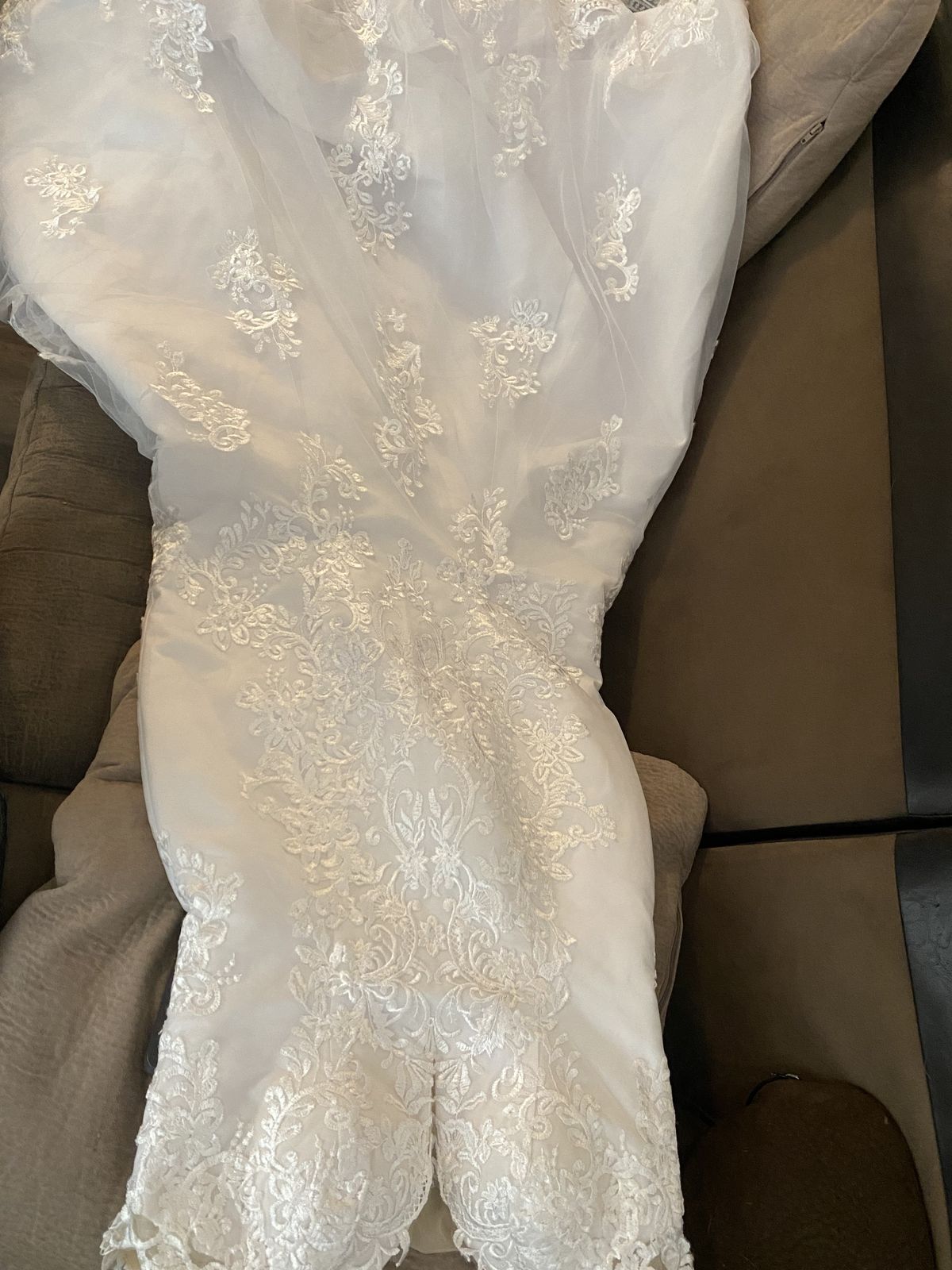 Size 10 Wedding Lace White Mermaid Dress on Queenly