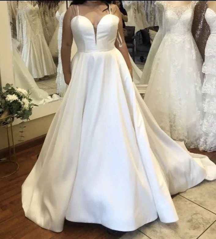 Allure Bridal Size 14 Wedding Plunge Satin White Ball Gown on Queenly